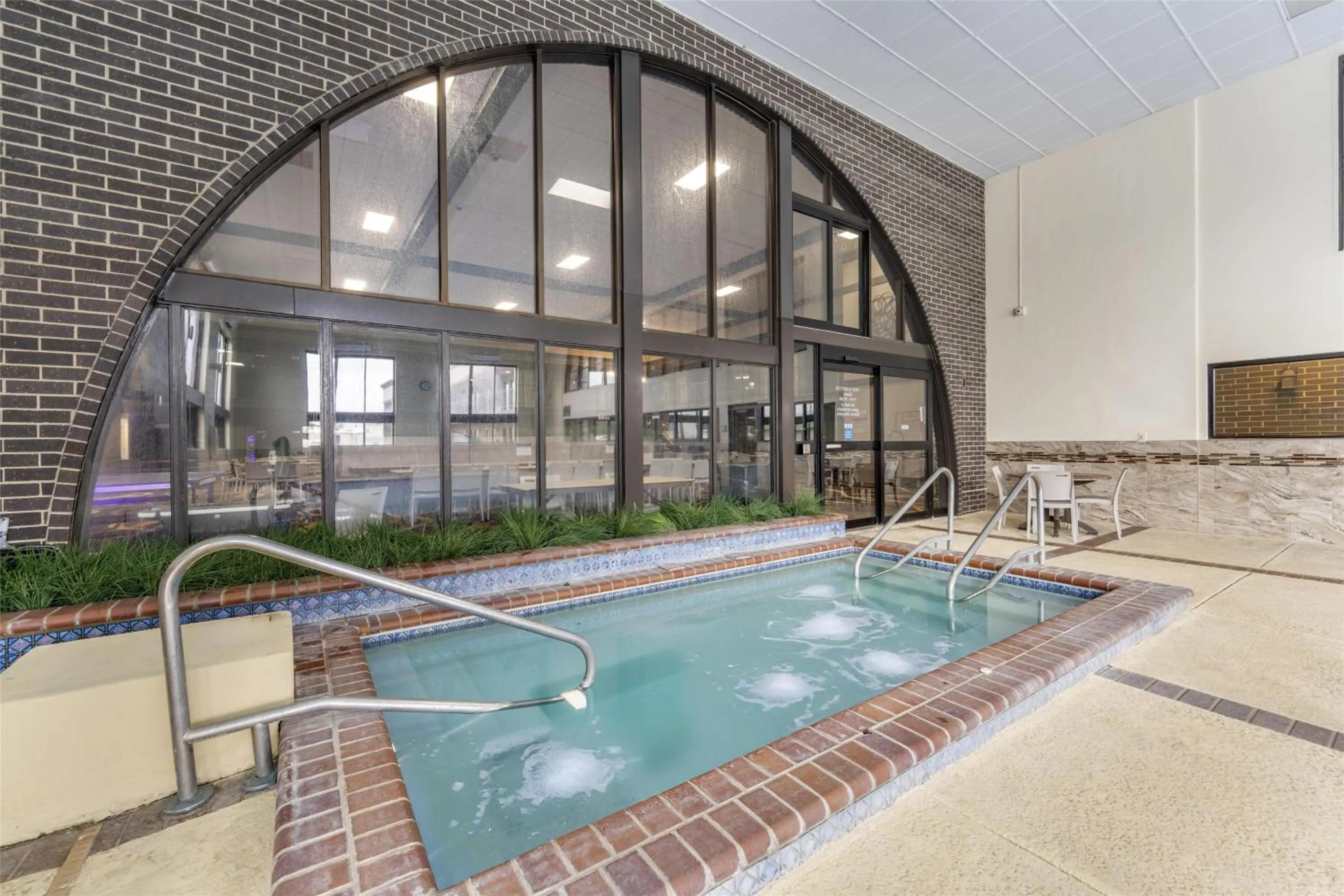 Pool view in Best Western Angus Inn