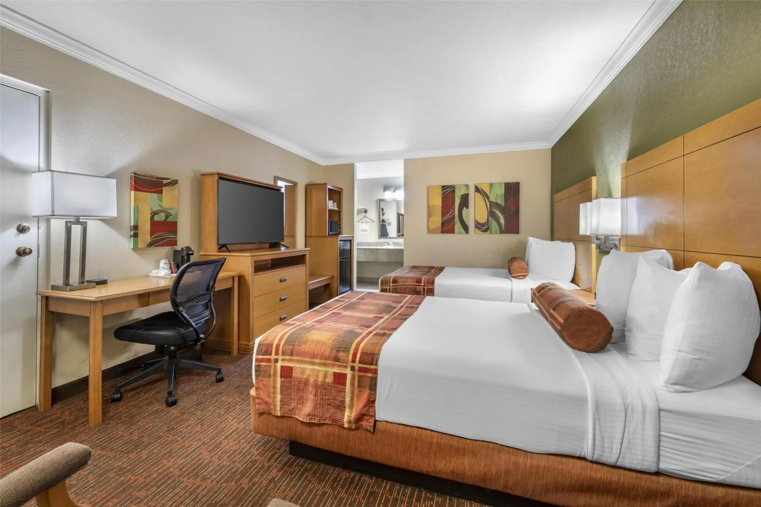 Bedroom, Bed in Best Western Angus Inn