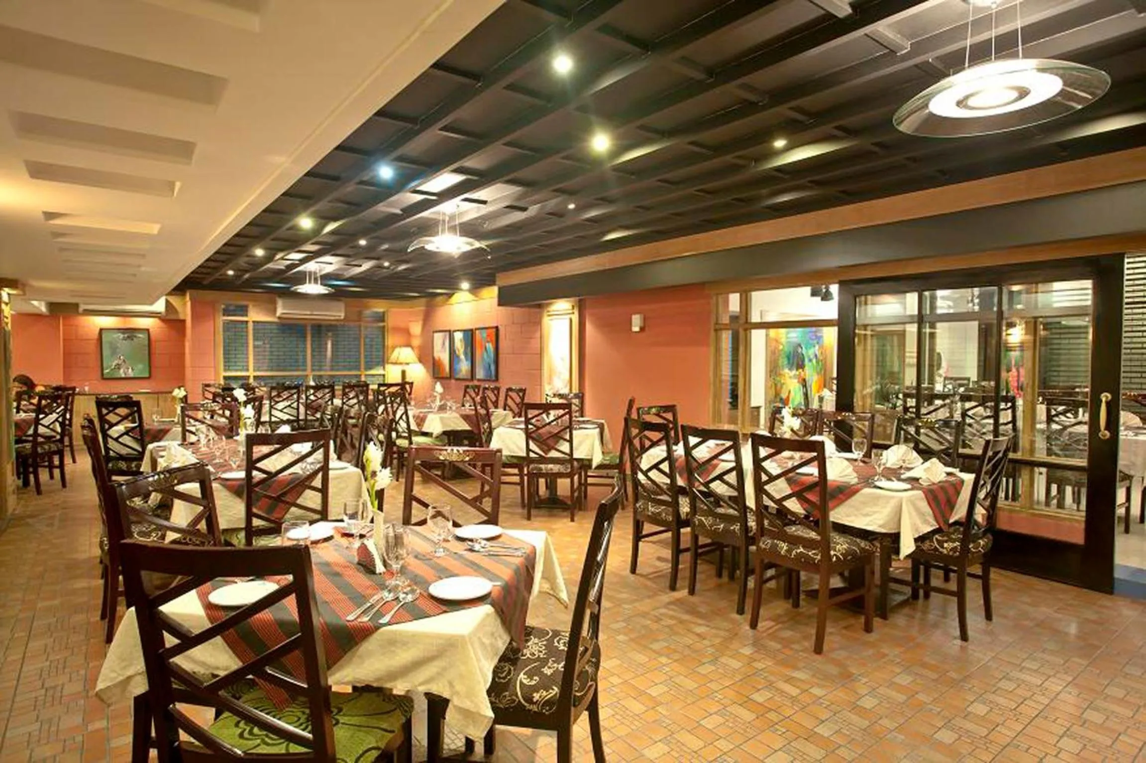 Restaurant/places to eat in Well Park Residence Boutique Hotel & Suites