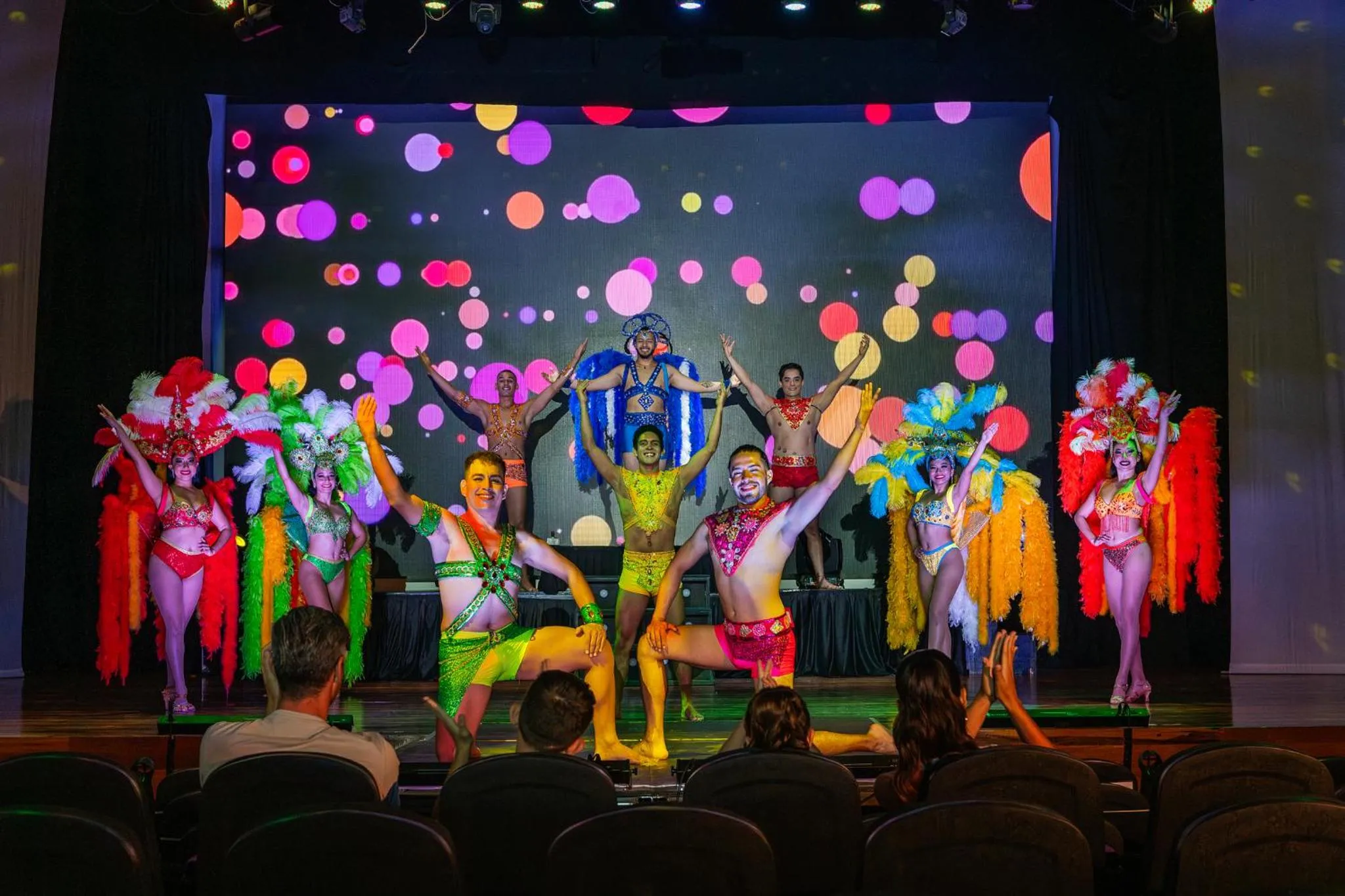 Evening entertainment in El Beso Adults Only at Ocean Riviera Paradise All Inclusive