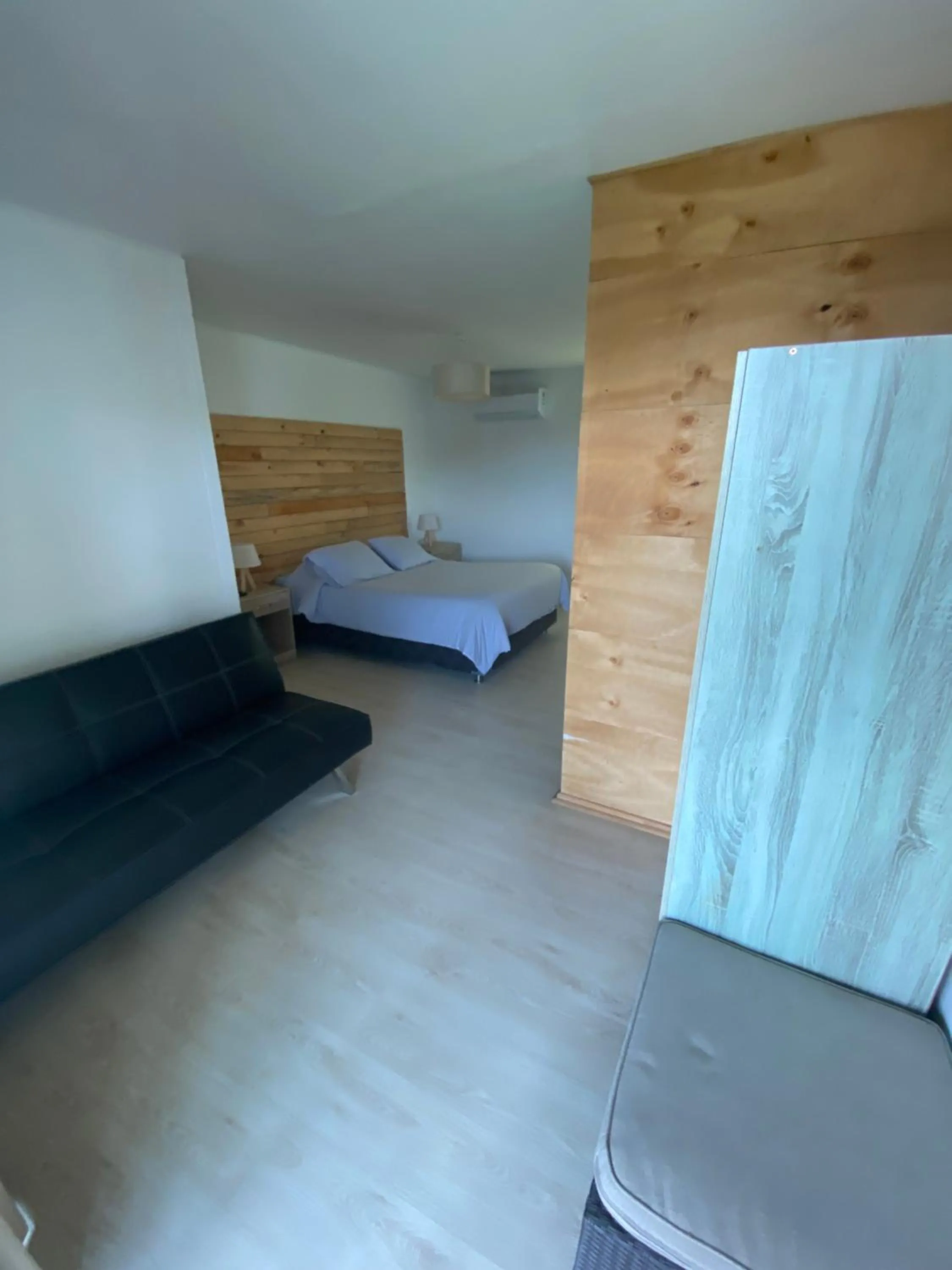 Bed in Hotel Trocadero