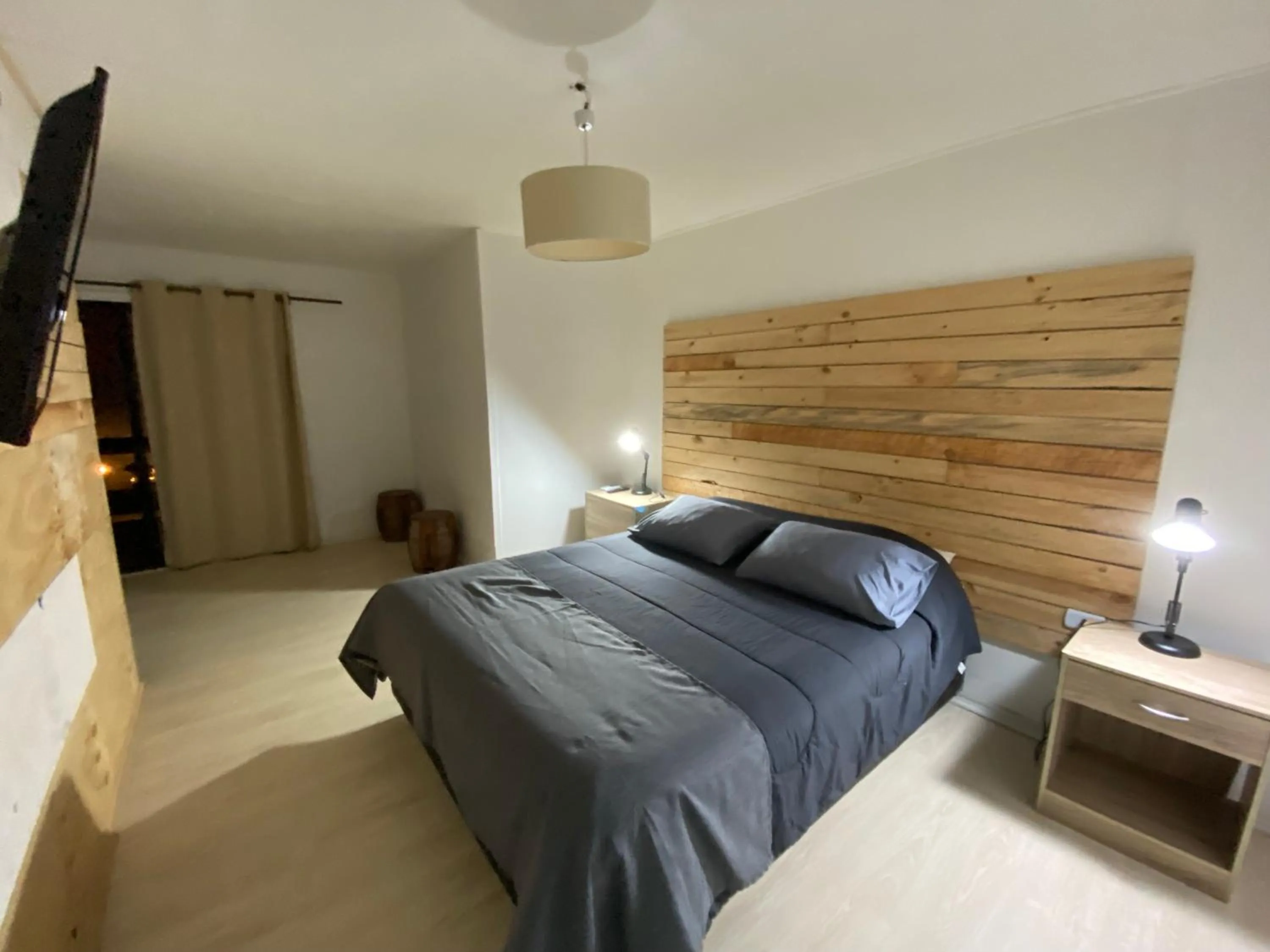 Bed in Hotel Trocadero