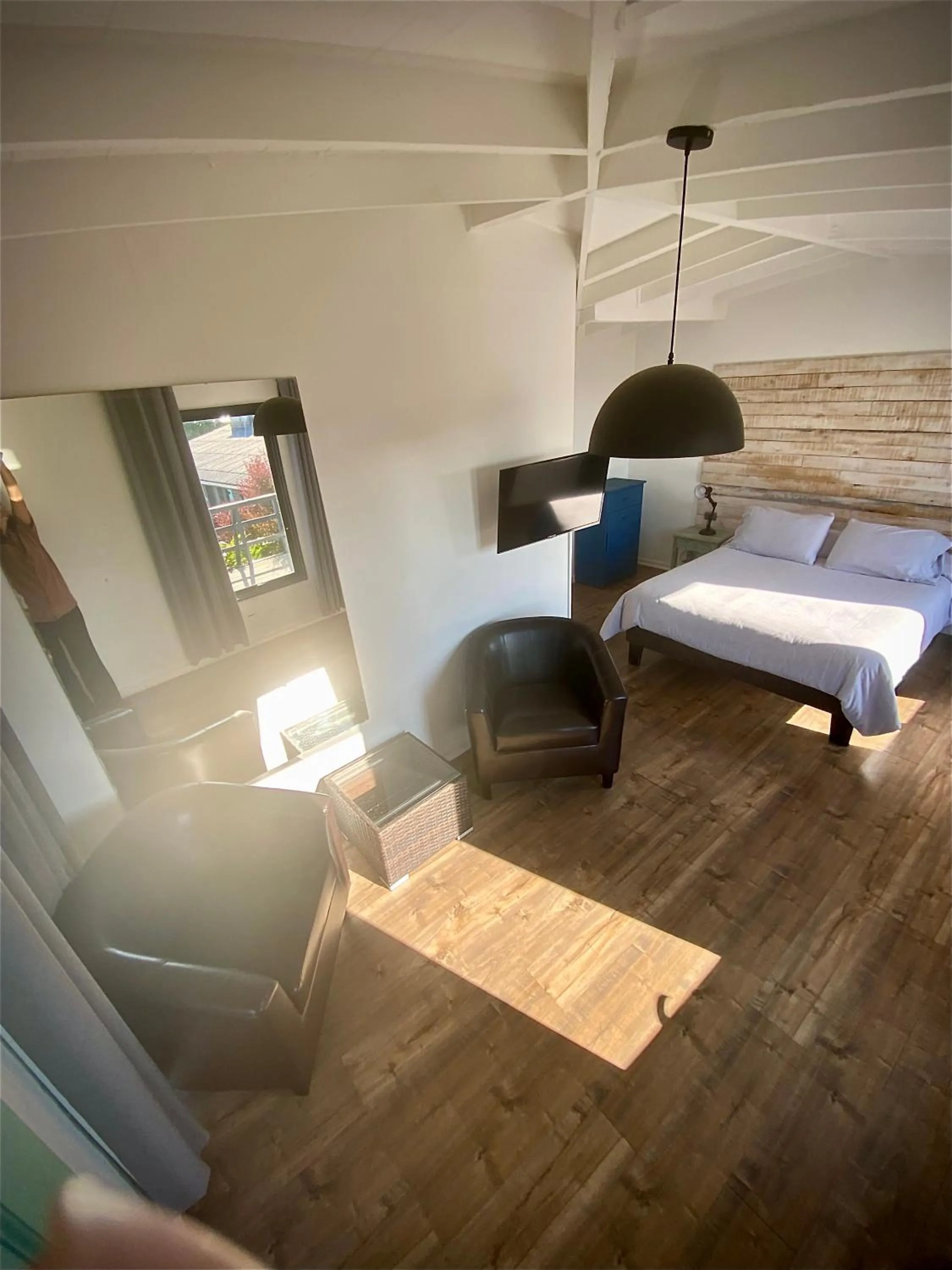 Bed in Hotel Trocadero