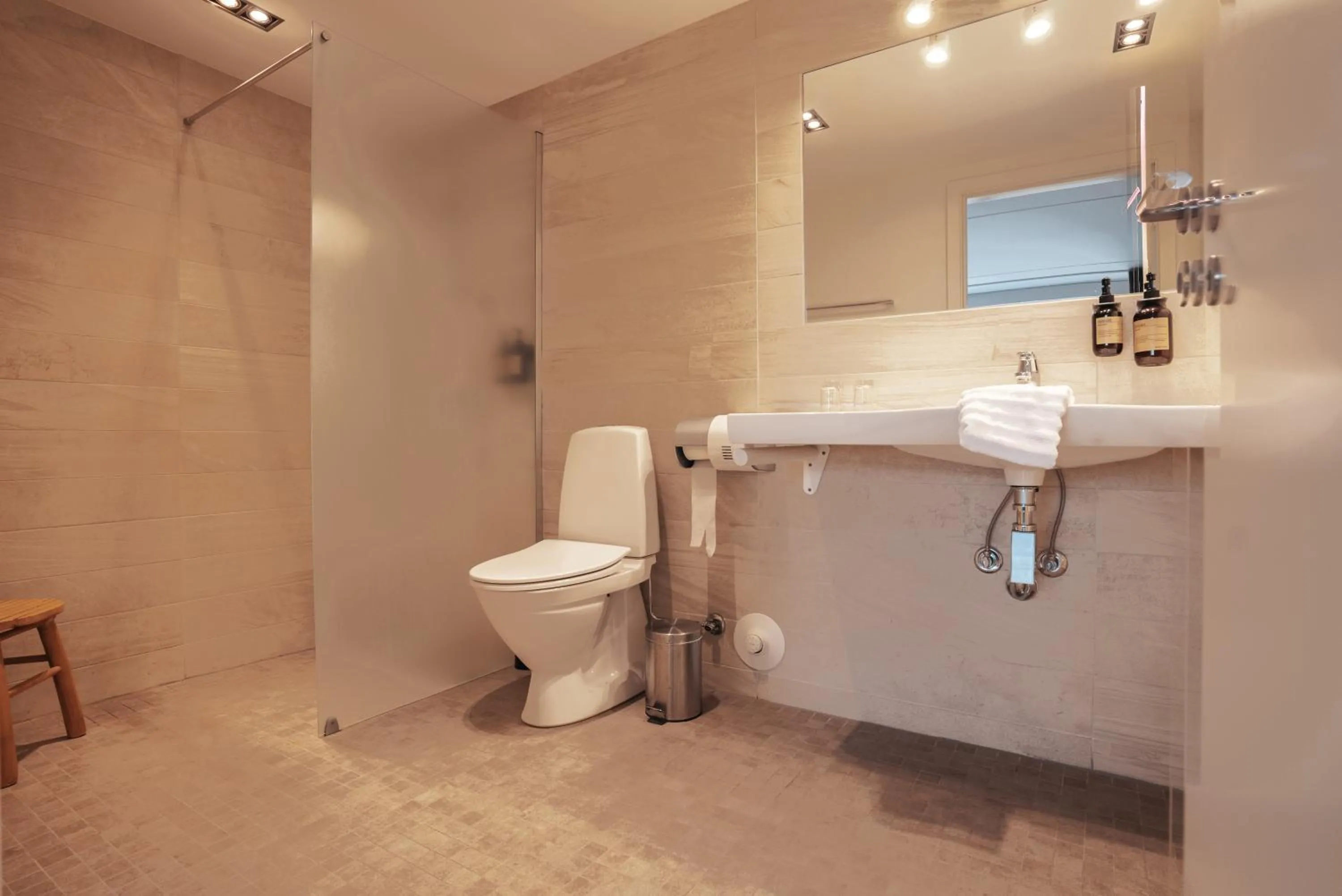 Bathroom in Arnbjerg Pavillonen