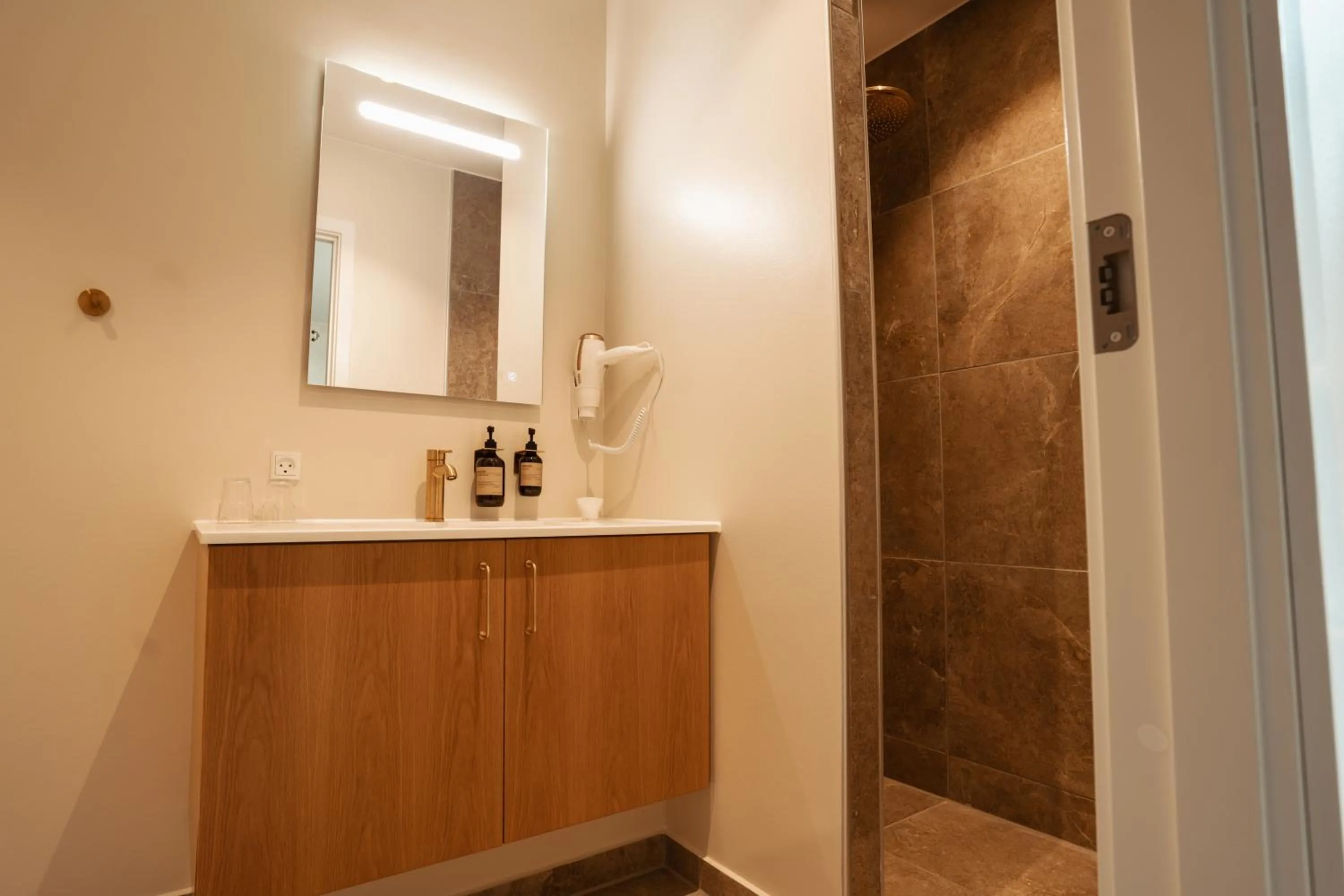 Shower in Arnbjerg Pavillonen