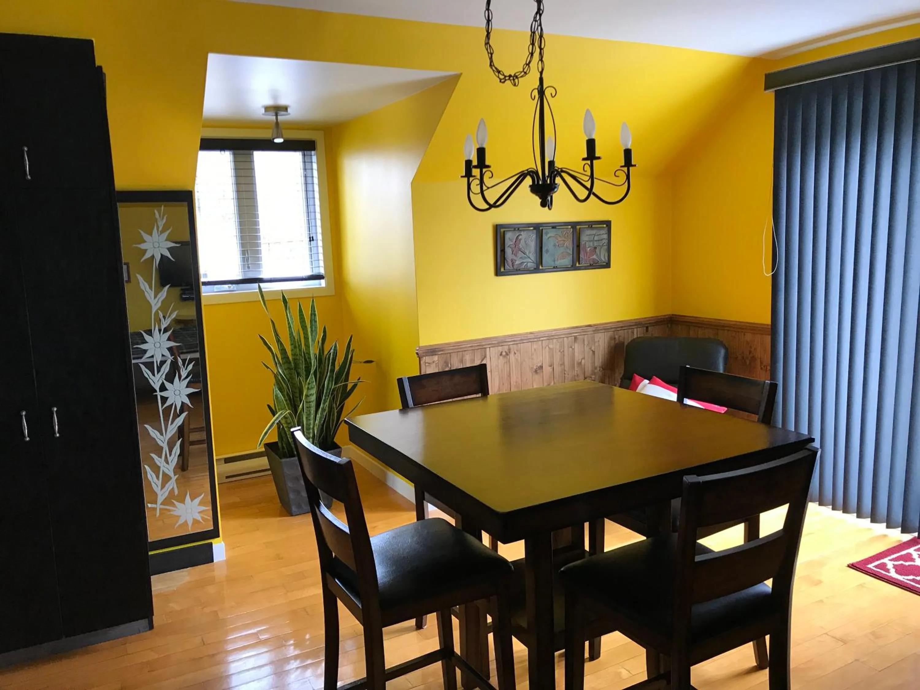 Dining area in La Maison des Éboulis