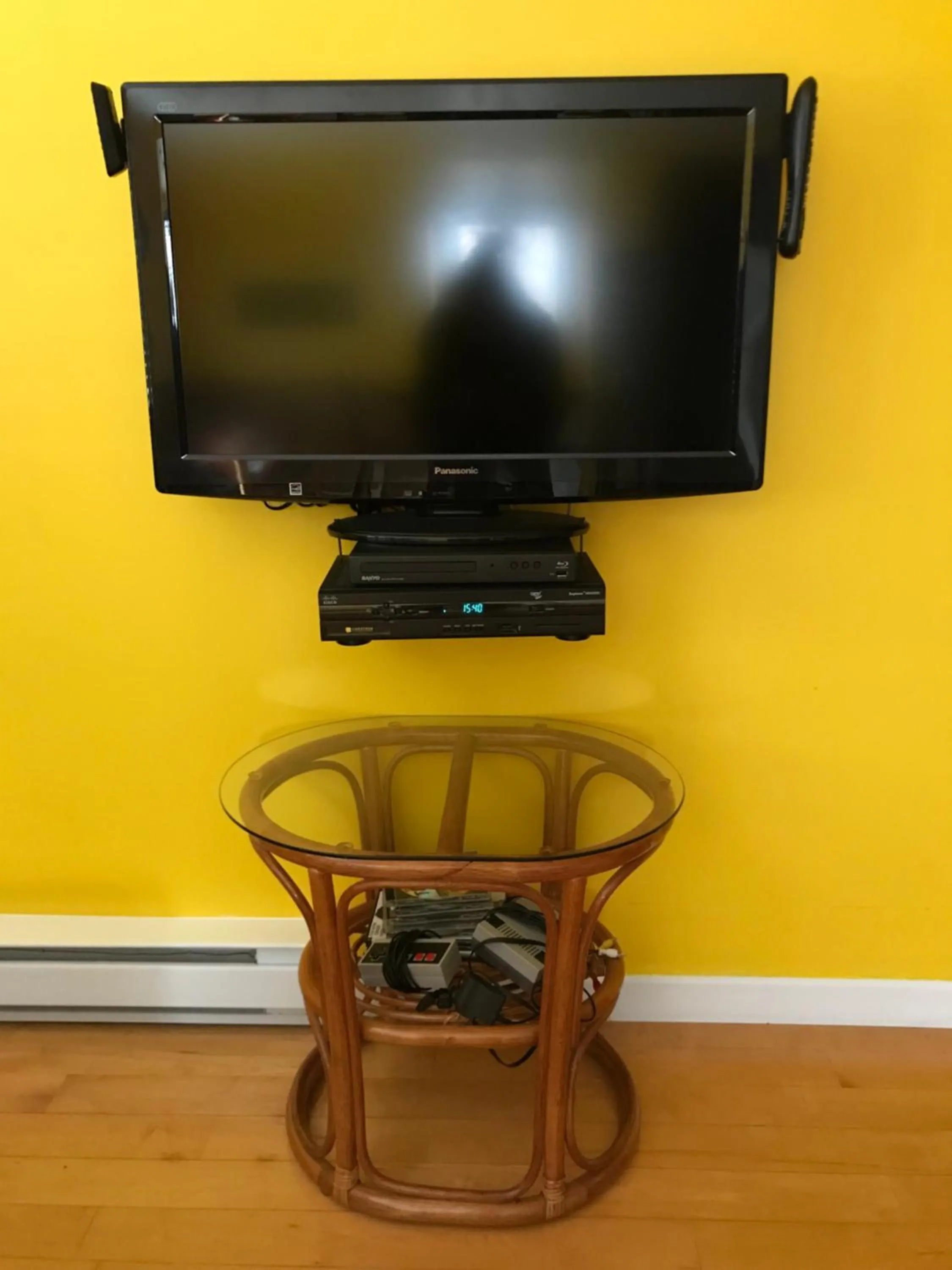 TV and multimedia in La Maison des Éboulis