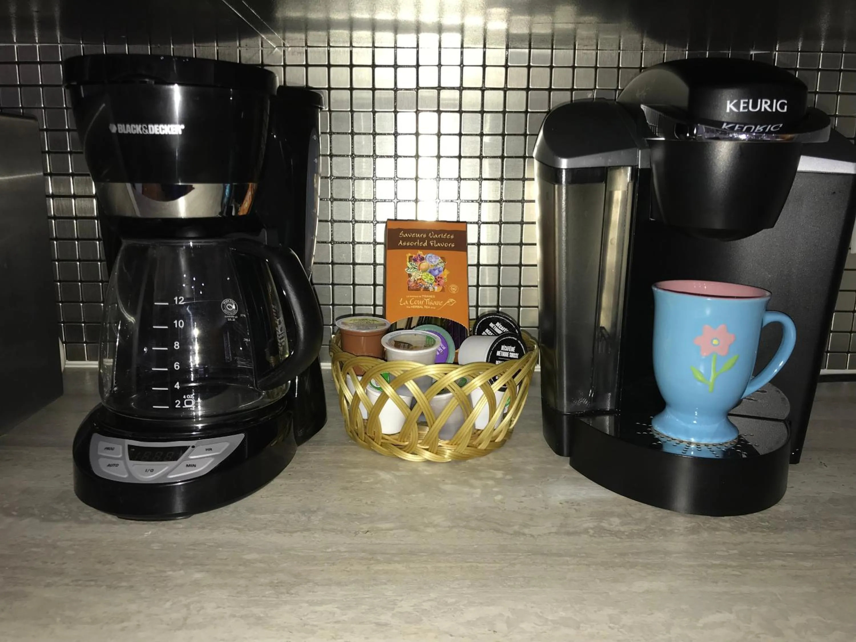 Coffee/tea facilities in La Maison des Éboulis