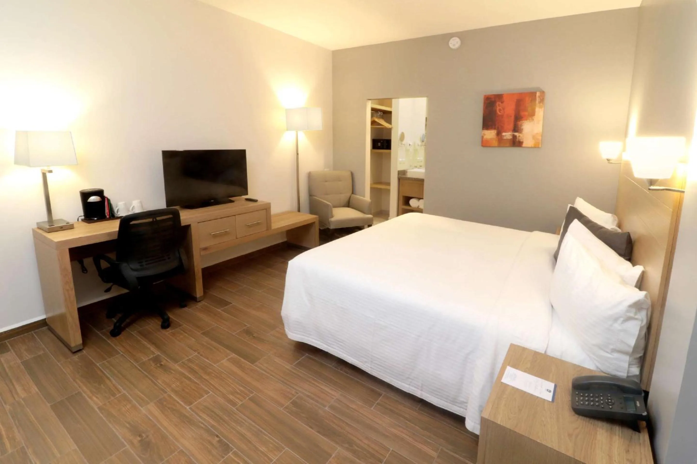 Photo of the whole room, Bed in Bluu Hotel Aeropuerto Monclova-Frontera