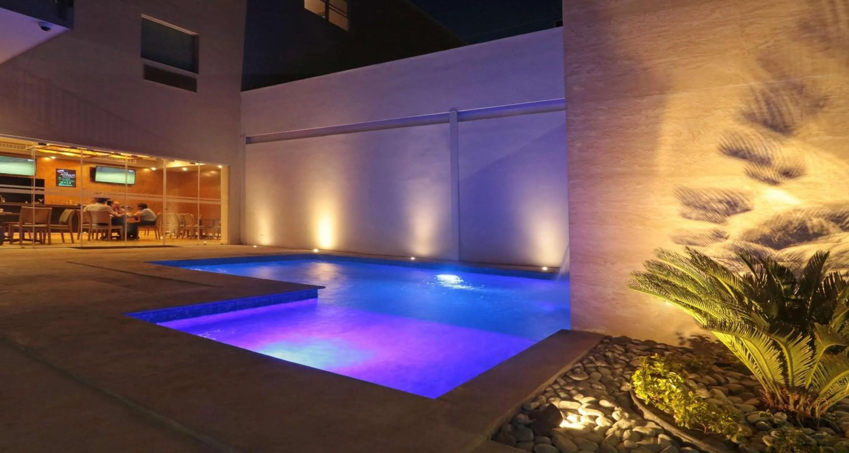 Pool view in Bluu Hotel Aeropuerto Monclova-Frontera