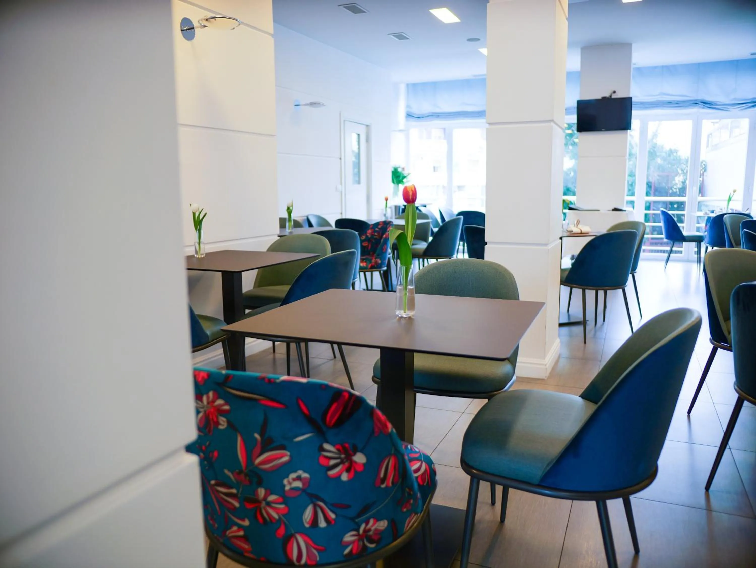 Restaurant/places to eat in Hotel Palace