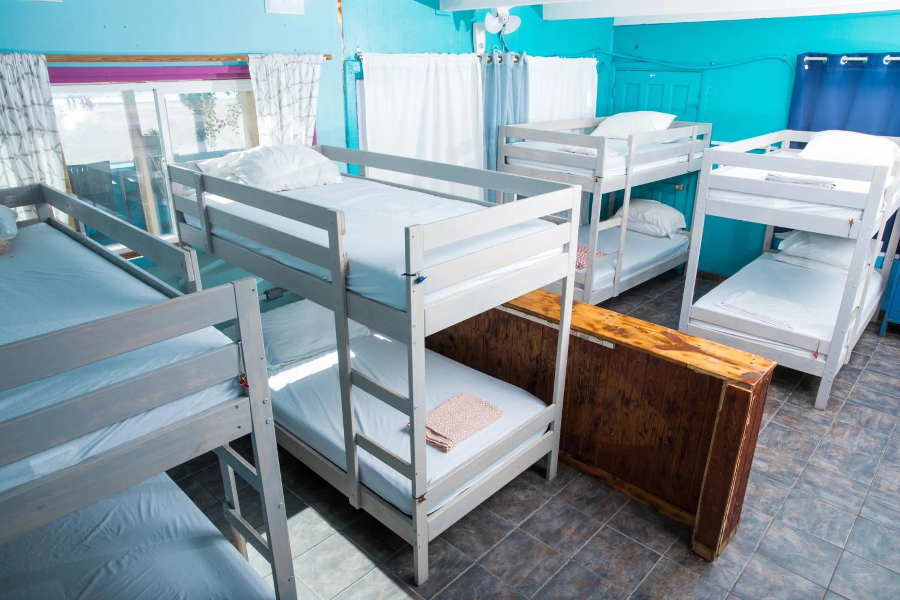 bunk bed, Bed in ITH San Diego Beach Bungalow Surf Hostel