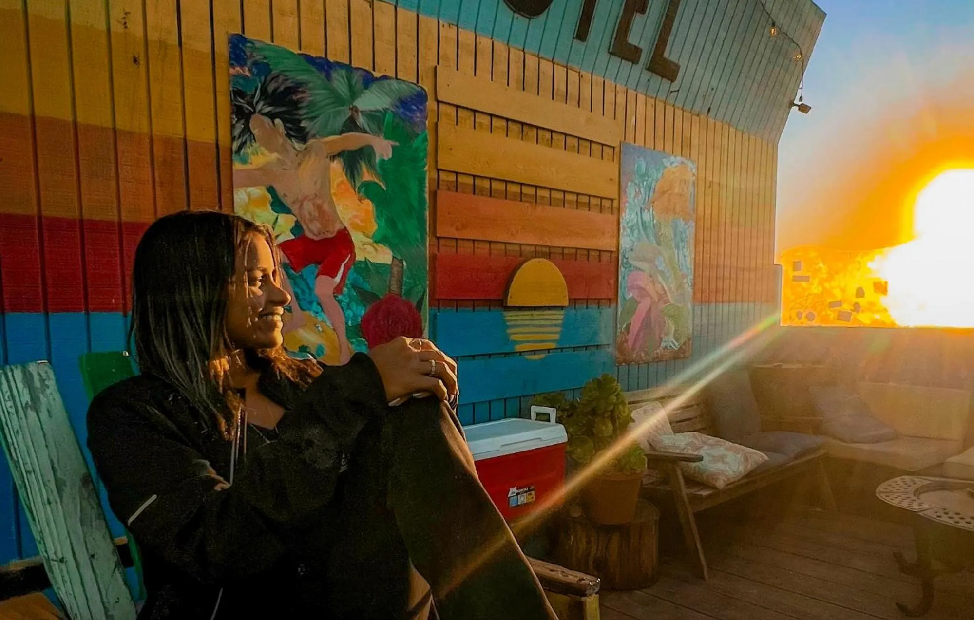 Patio in ITH San Diego Beach Bungalow Surf Hostel