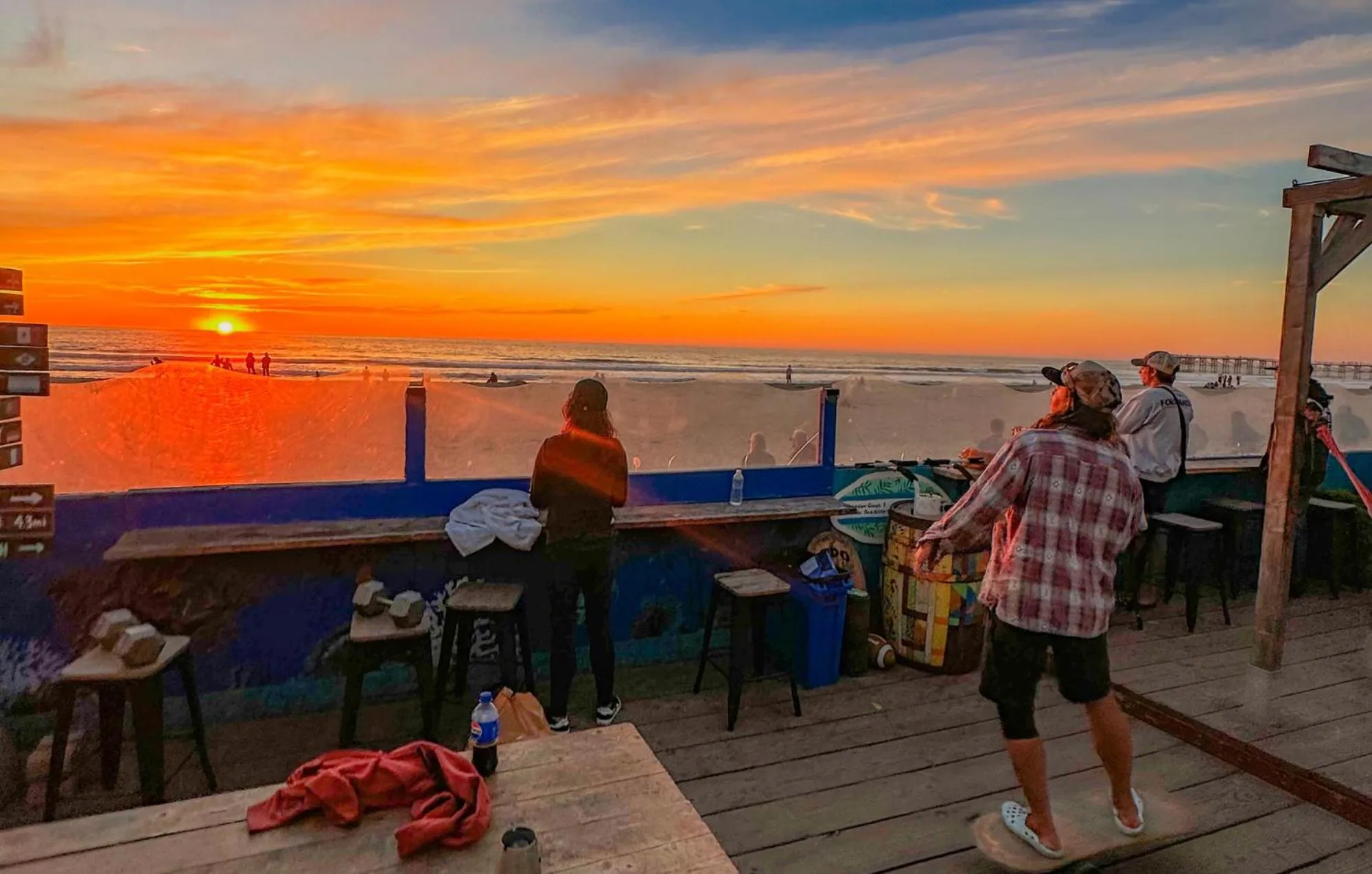 Patio in ITH San Diego Beach Bungalow Surf Hostel
