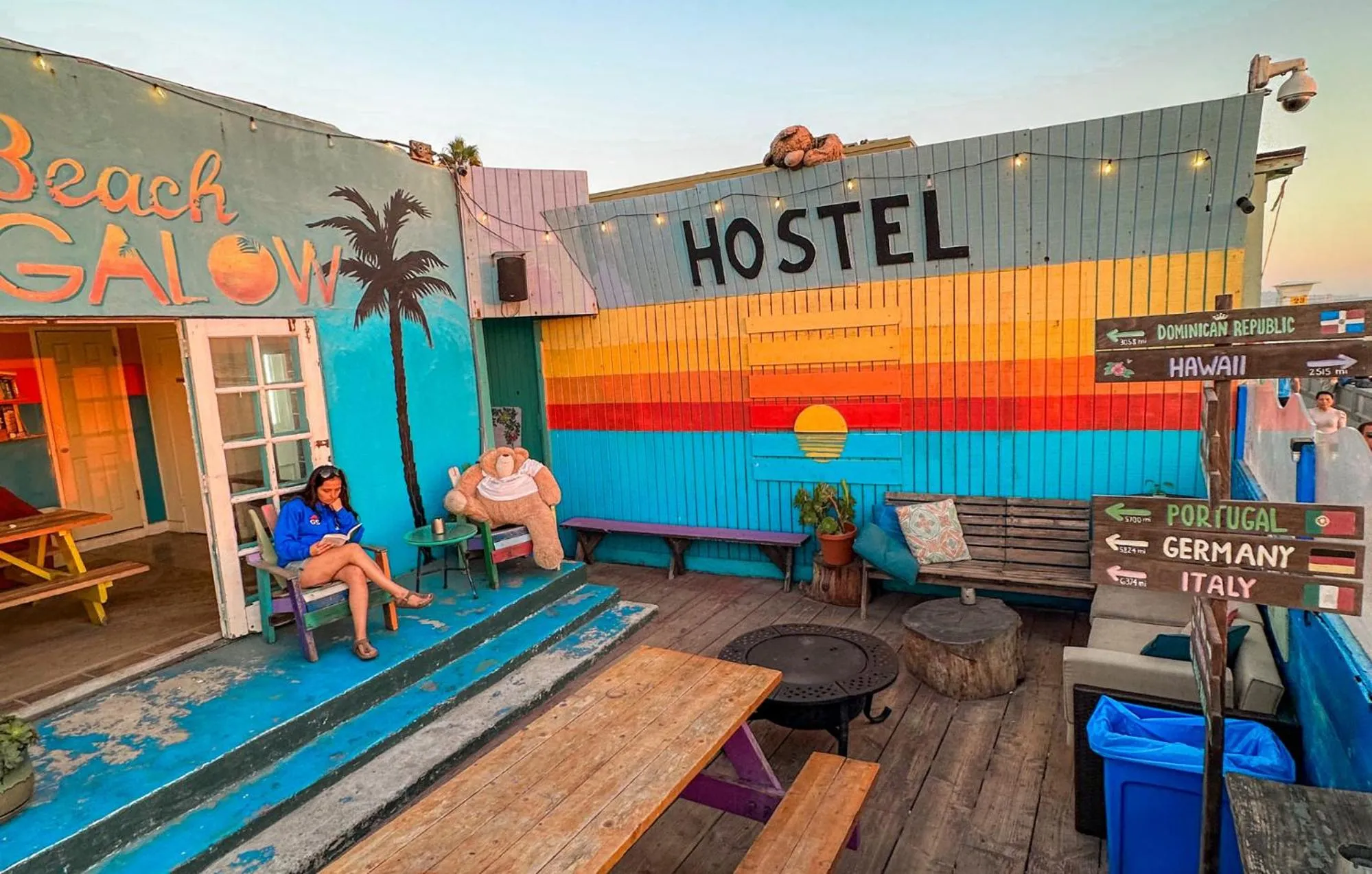 Patio in ITH San Diego Beach Bungalow Surf Hostel