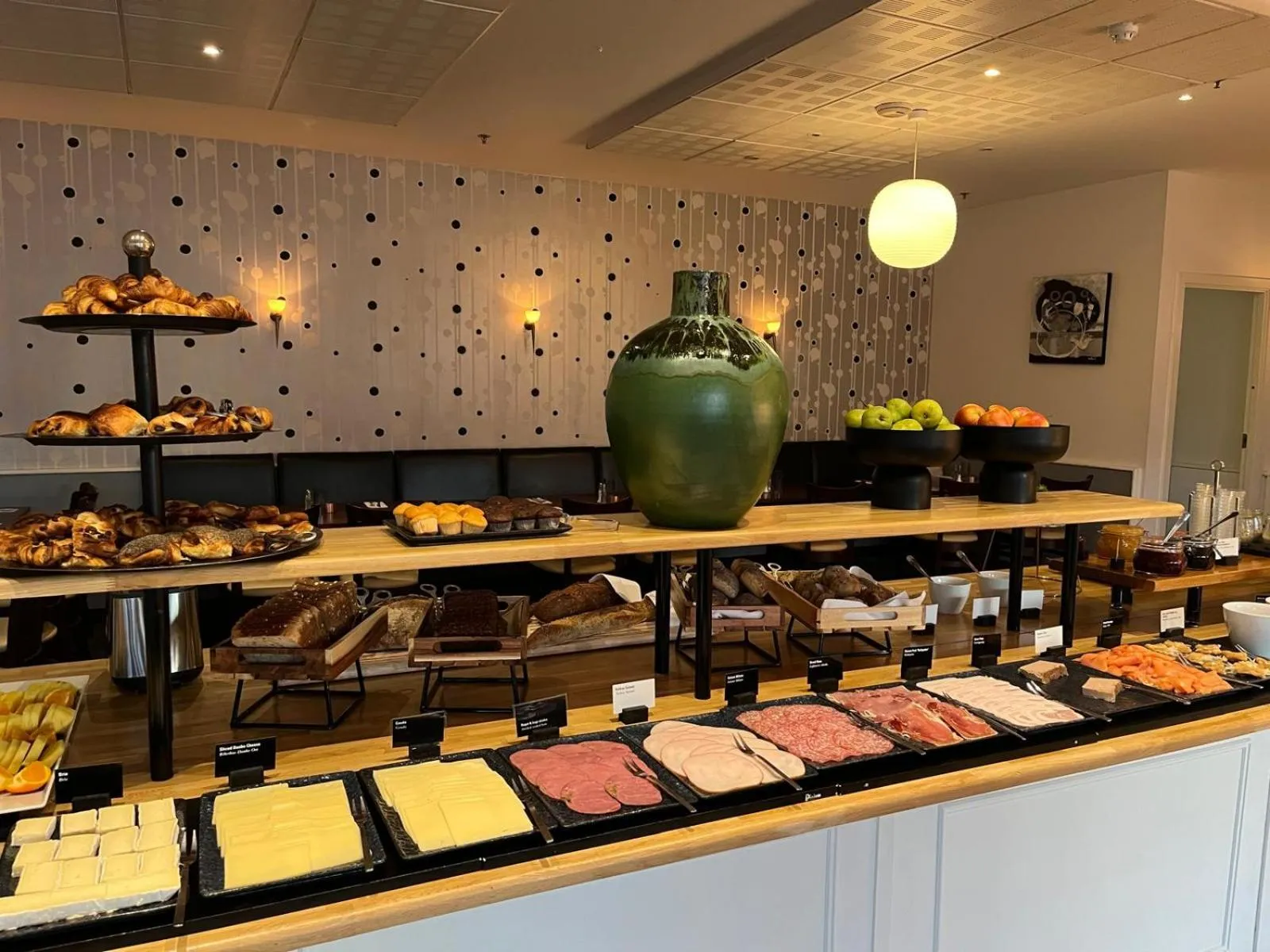 Restaurant/places to eat in ProfilHotels Mercur