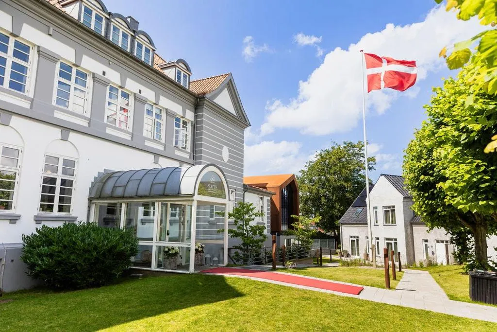 Property building in Sixtus Sinatur Hotel & Konference