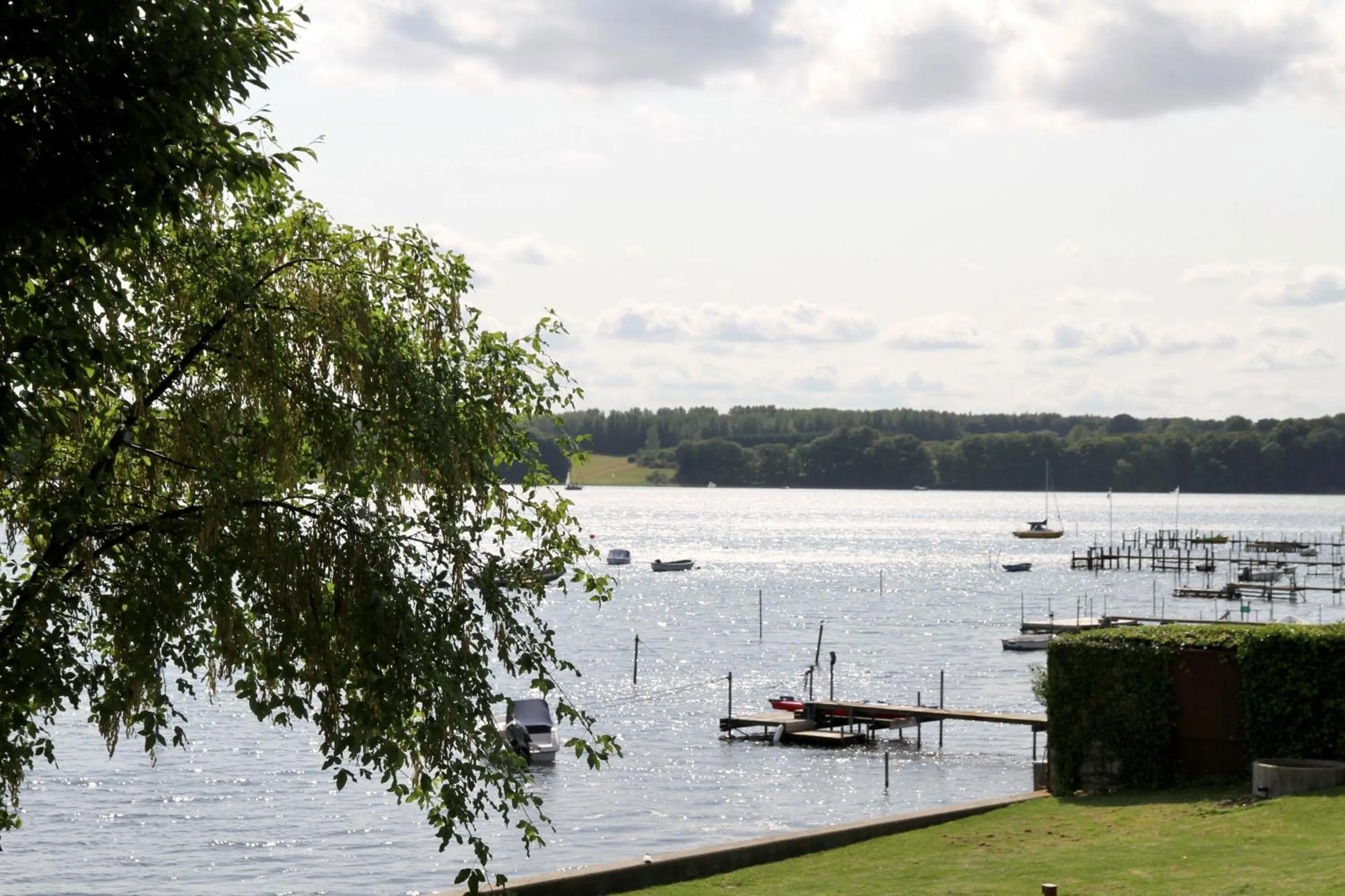 Sixtus Sinatur Hotel & Konference