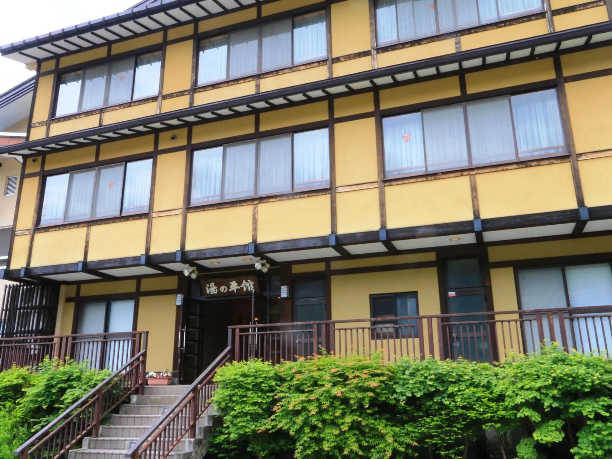 Facade/entrance in Yunohirakan