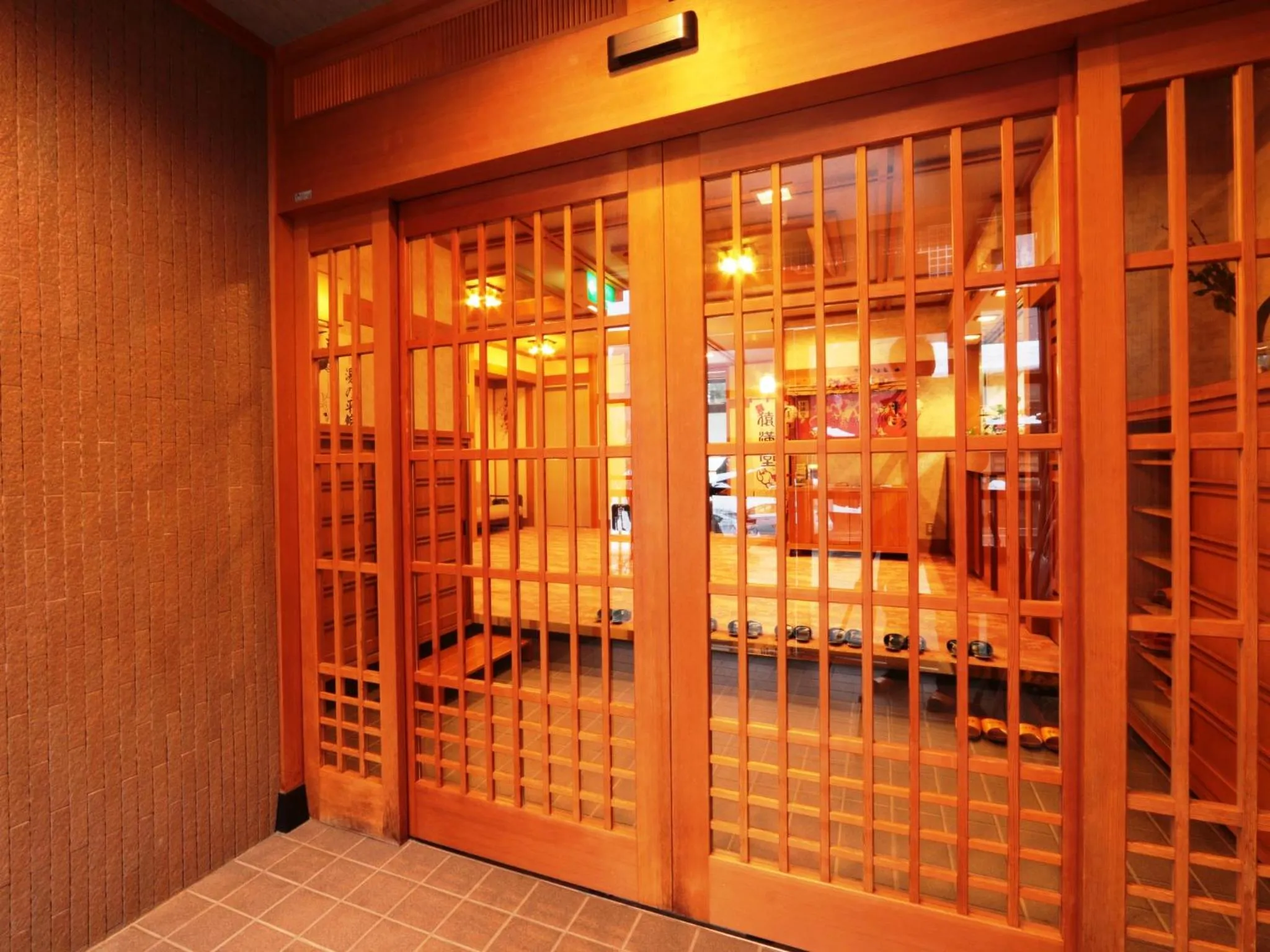 Facade/entrance in Yunohirakan