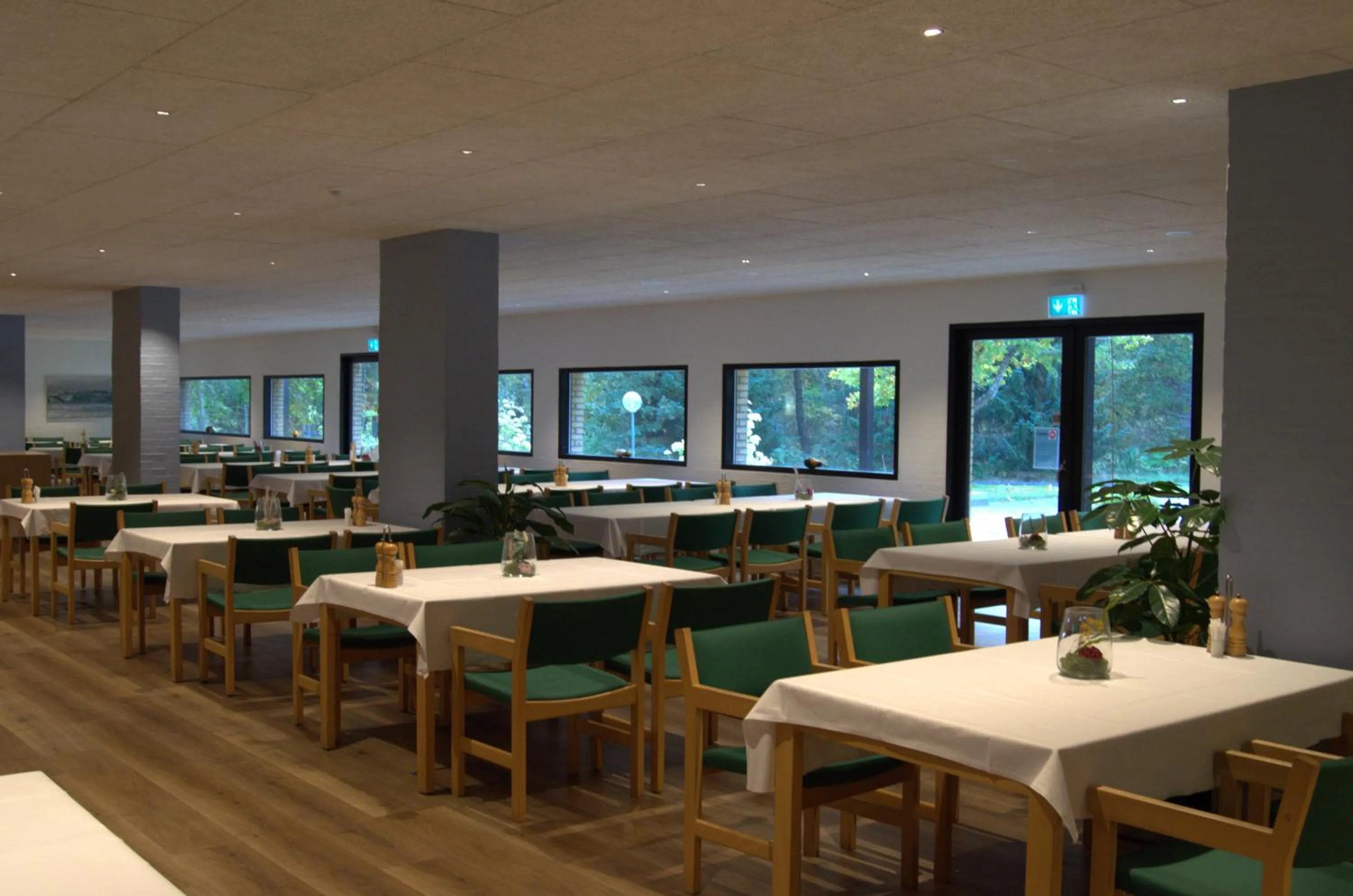 Restaurant/places to eat in Kysthotellet