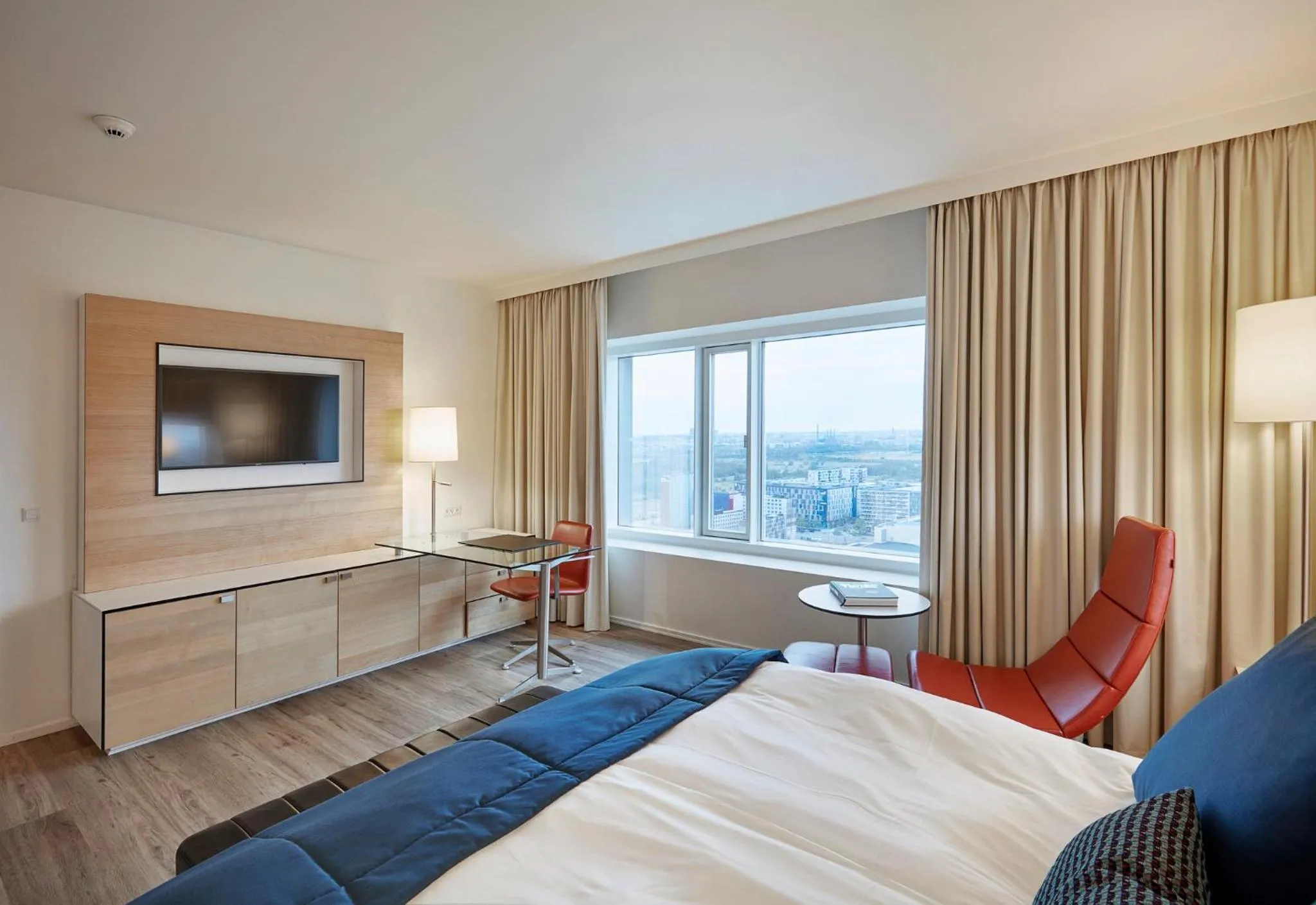 Photo of the whole room, Bed in Crowne Plaza Copenhagen Towers by IHG