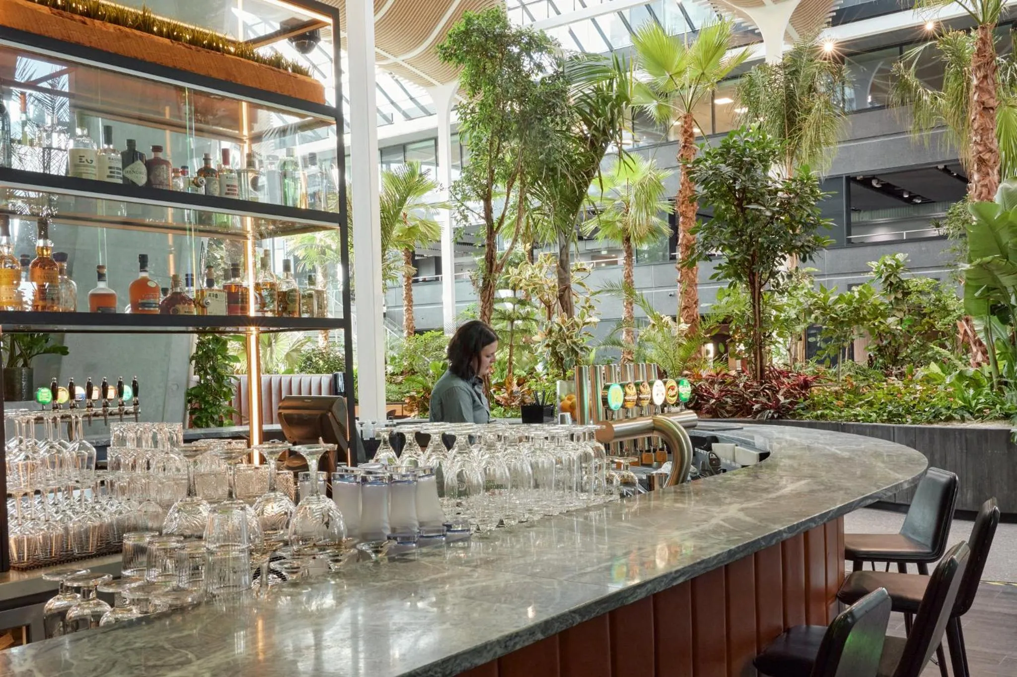 Lounge or bar in Crowne Plaza Copenhagen Towers by IHG