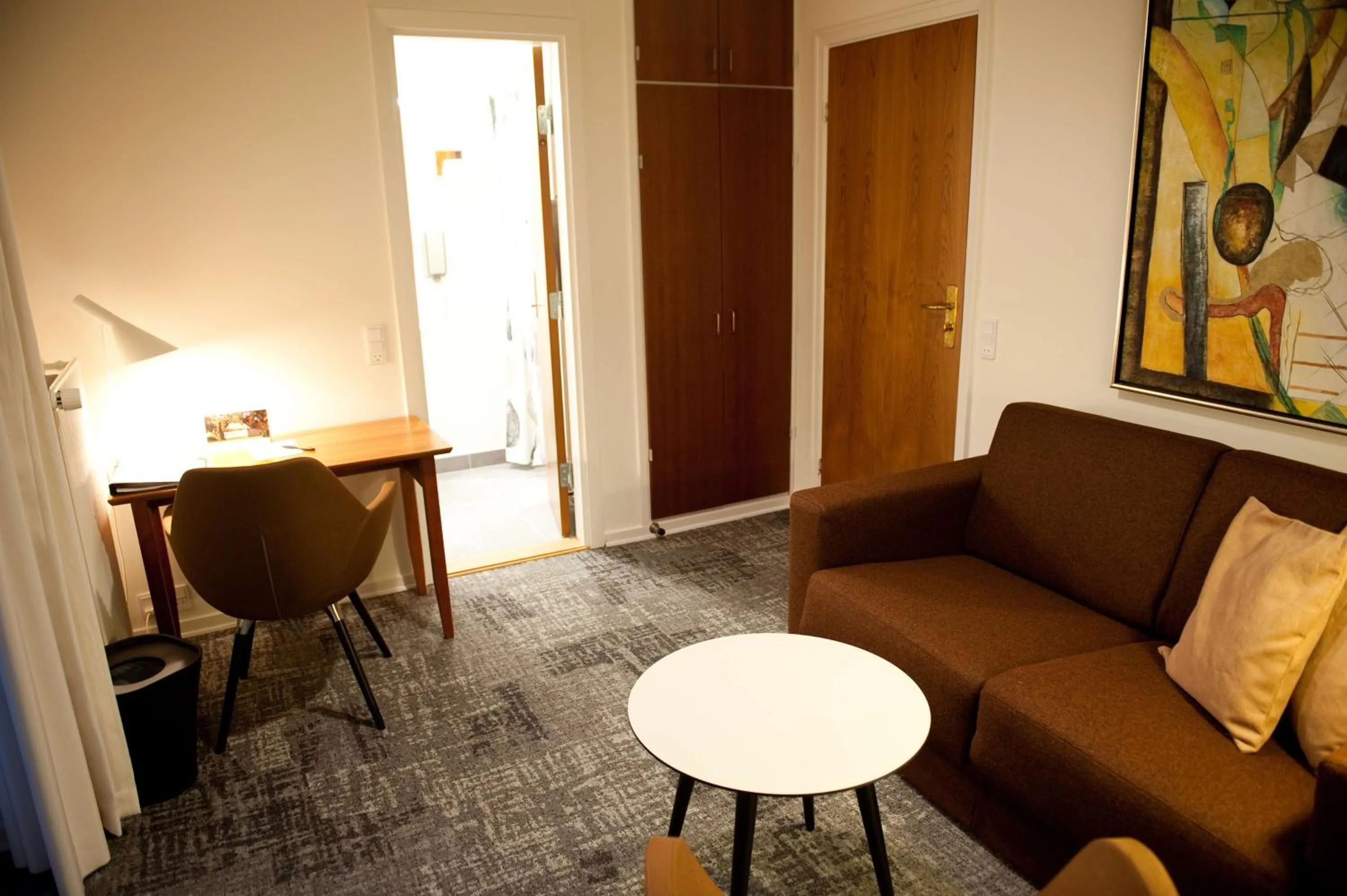 Photo of the whole room in Gl Skovridergaard