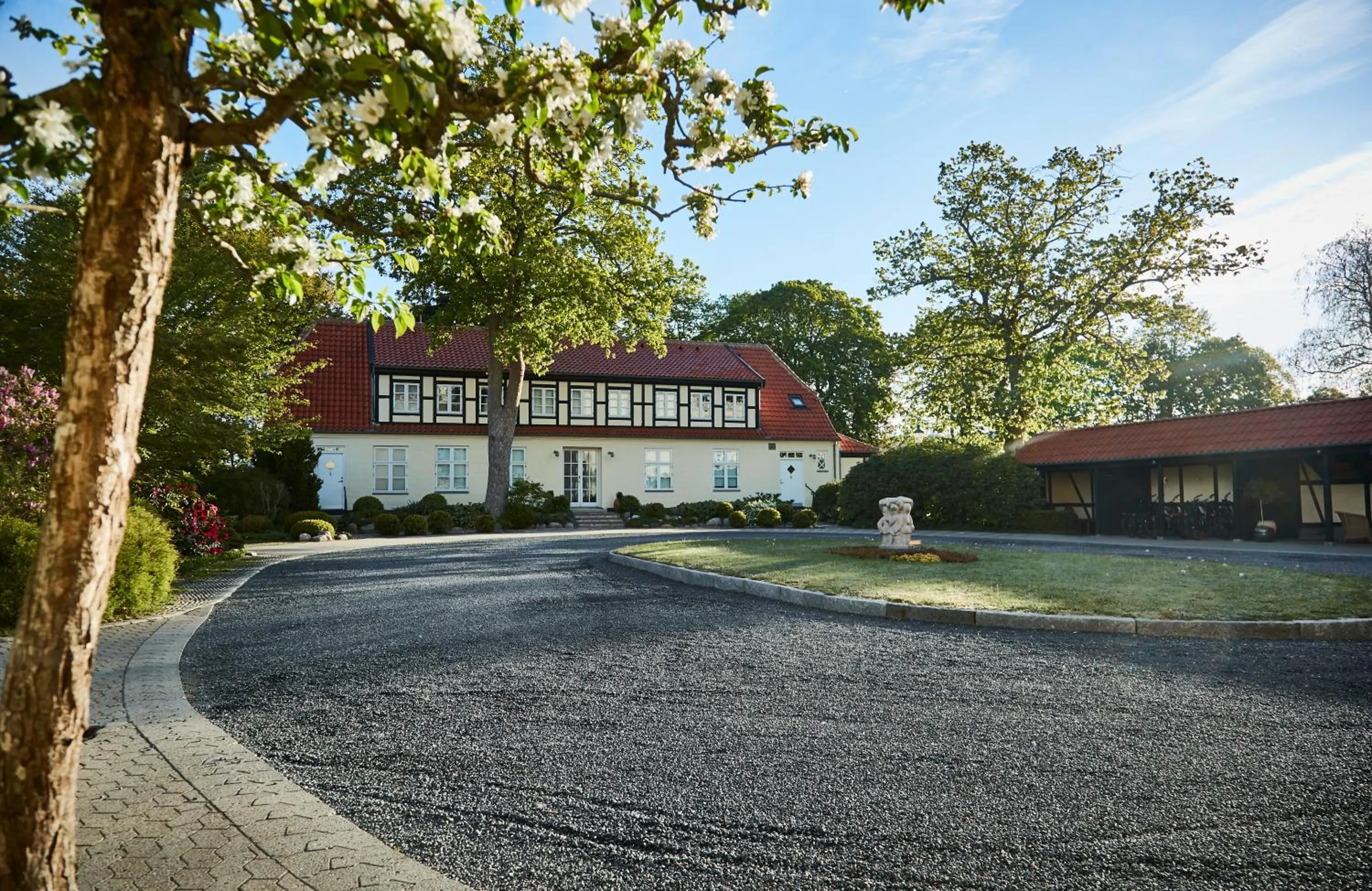Property building in Gl Skovridergaard