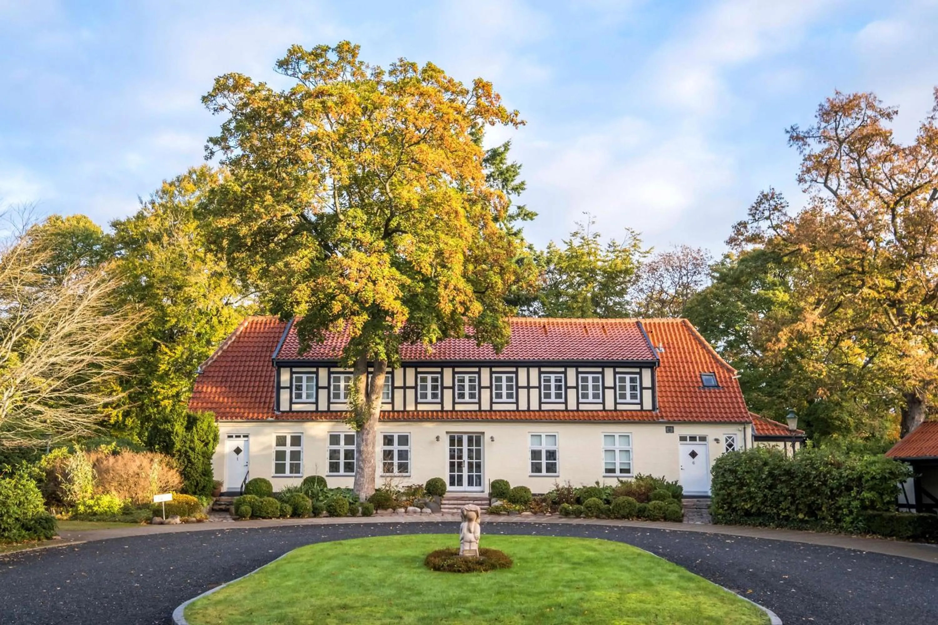 Property building in Gl Skovridergaard