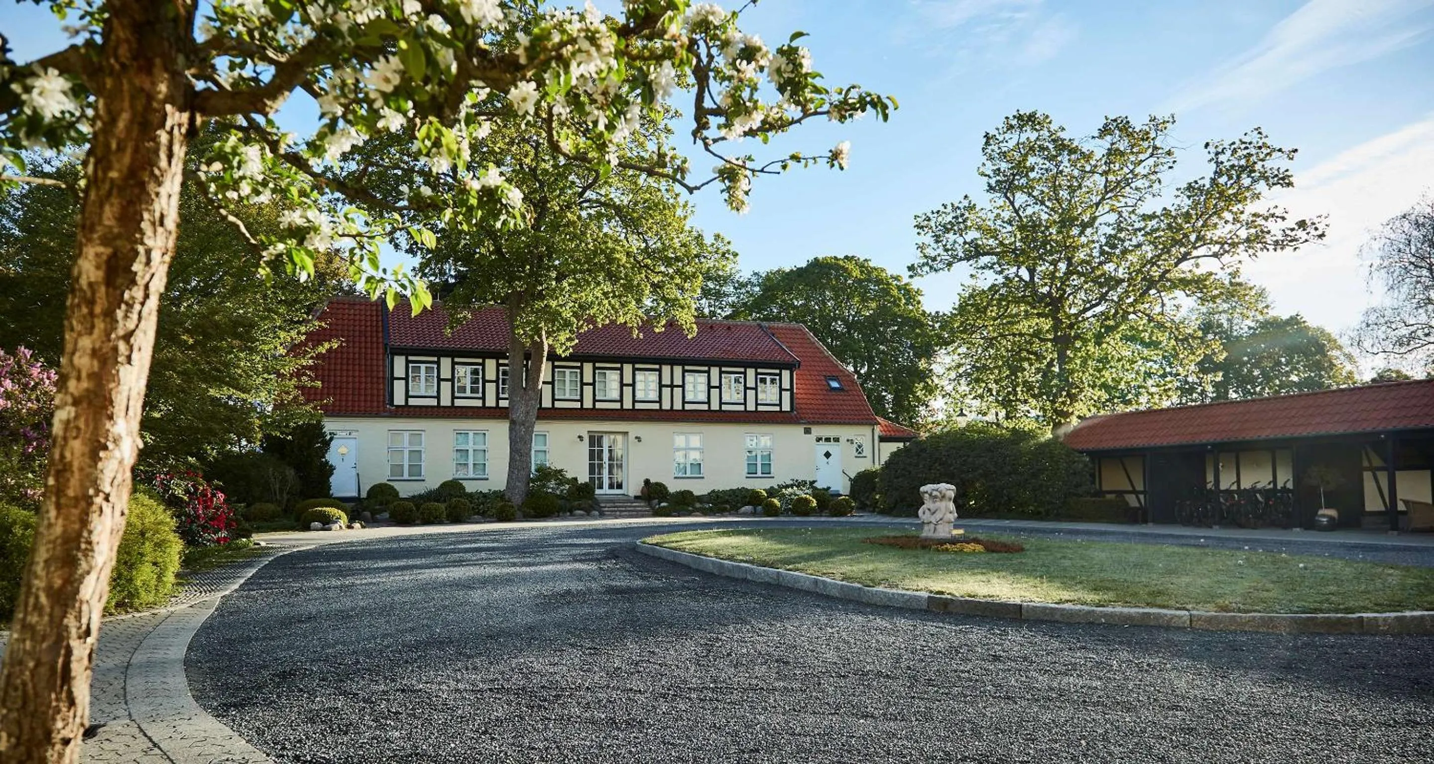 Property building in Gl Skovridergaard