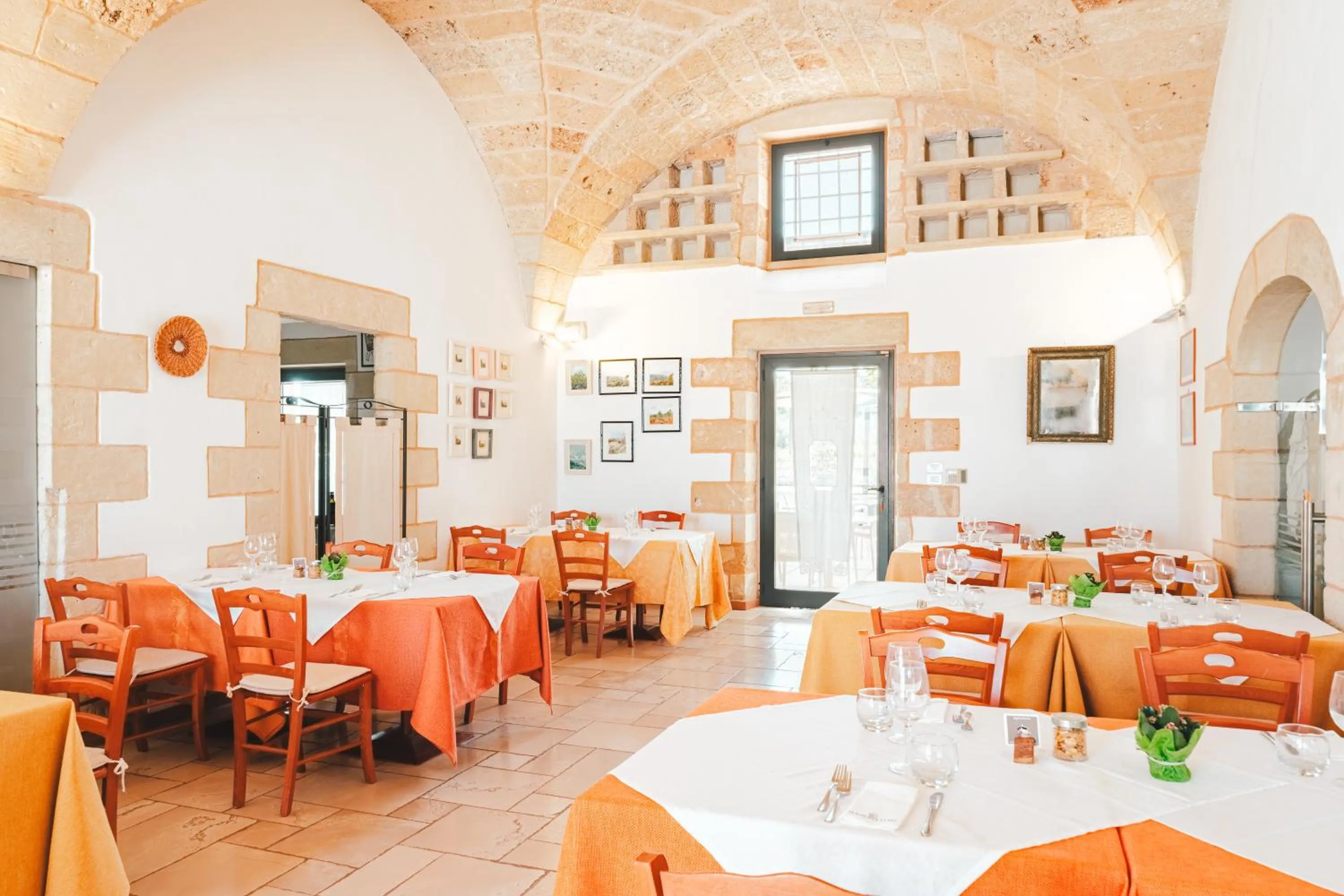 Restaurant/places to eat in Masseria Stali, The Originals Relais