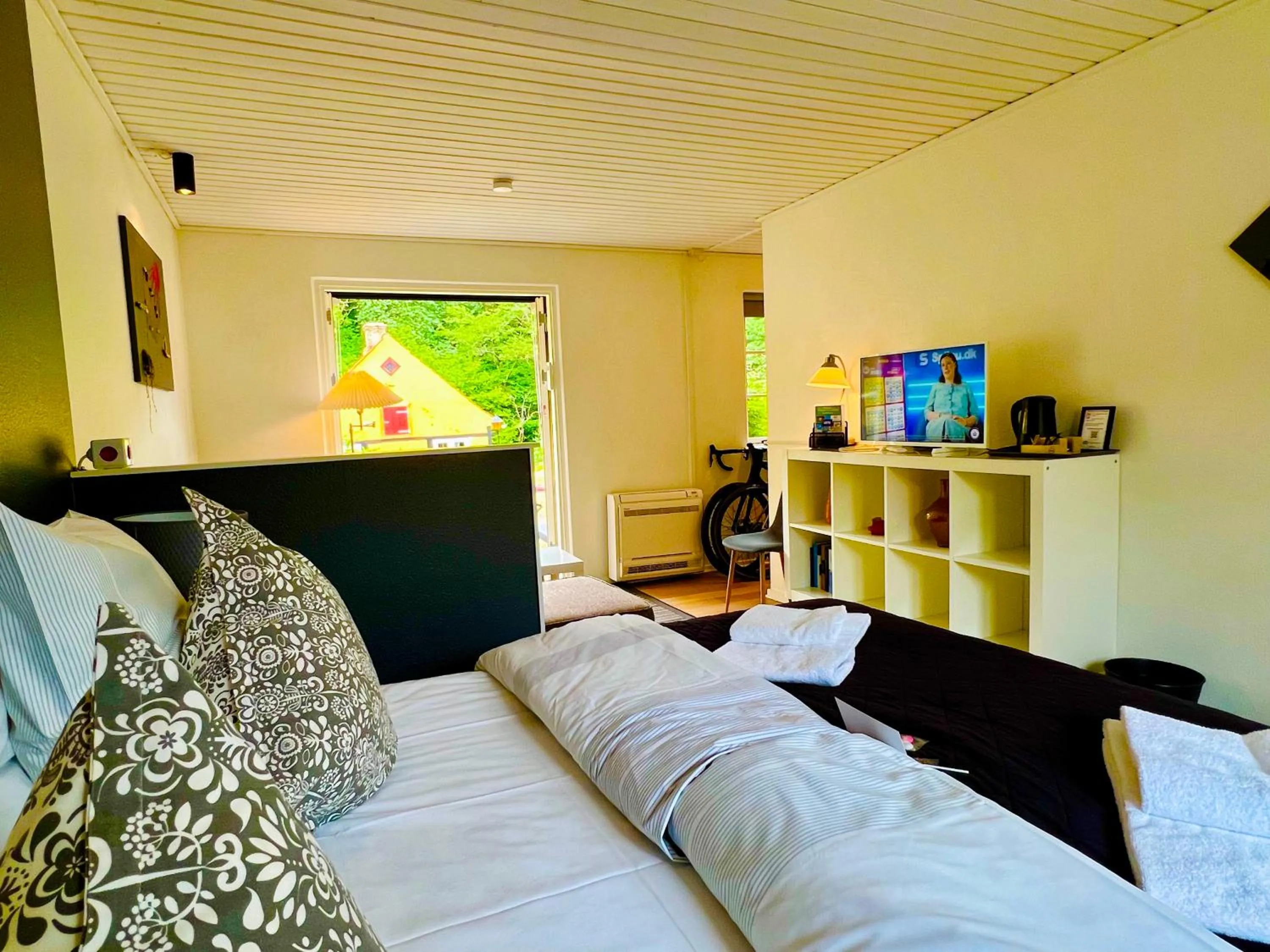 Cycling, Bed in Hotel Skovly