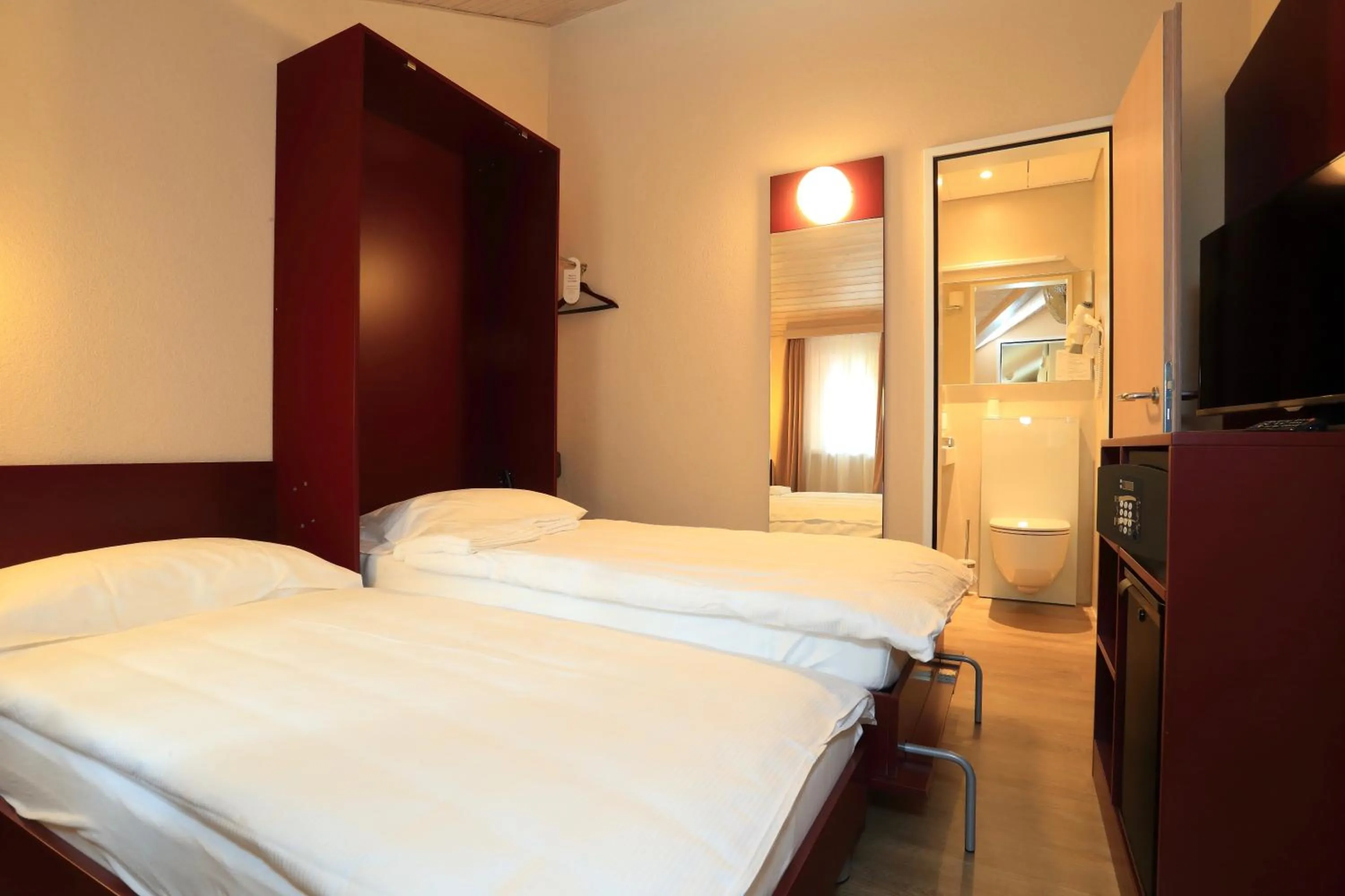 Bedroom, Bed in Hotel Elvezia Ascona