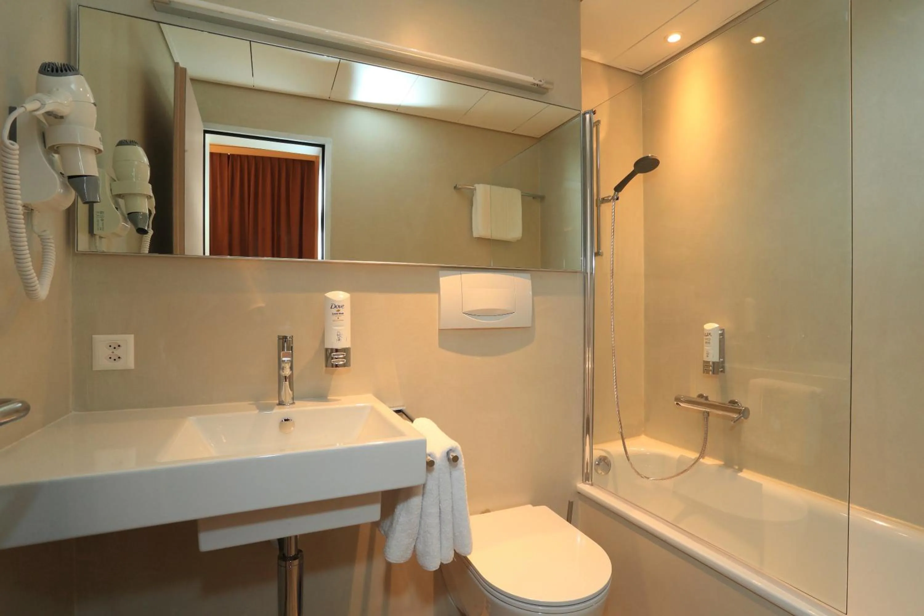 Bathroom in Hotel Elvezia Ascona