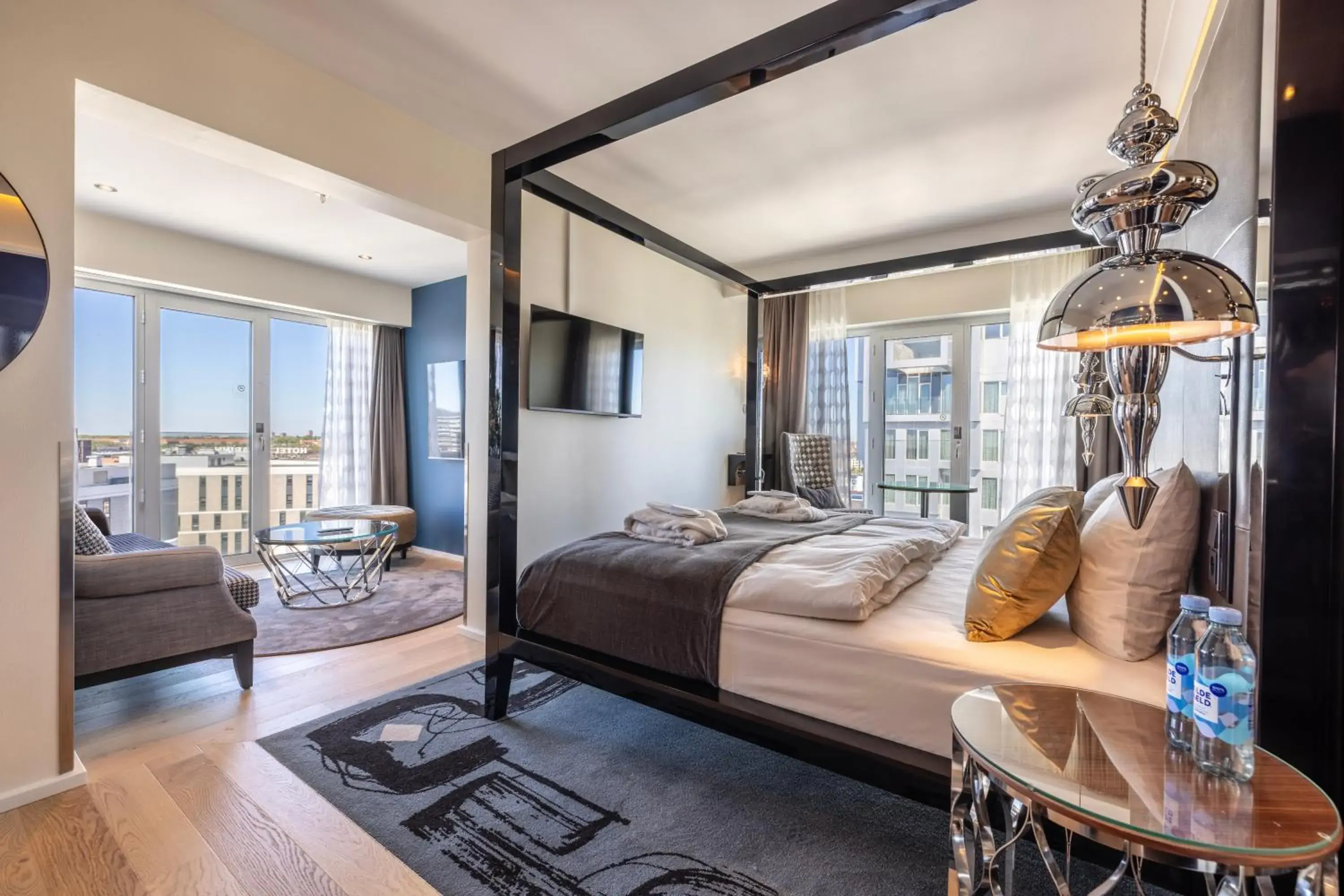 Suite in Tivoli Hotel Suite in Tivoli Hotel