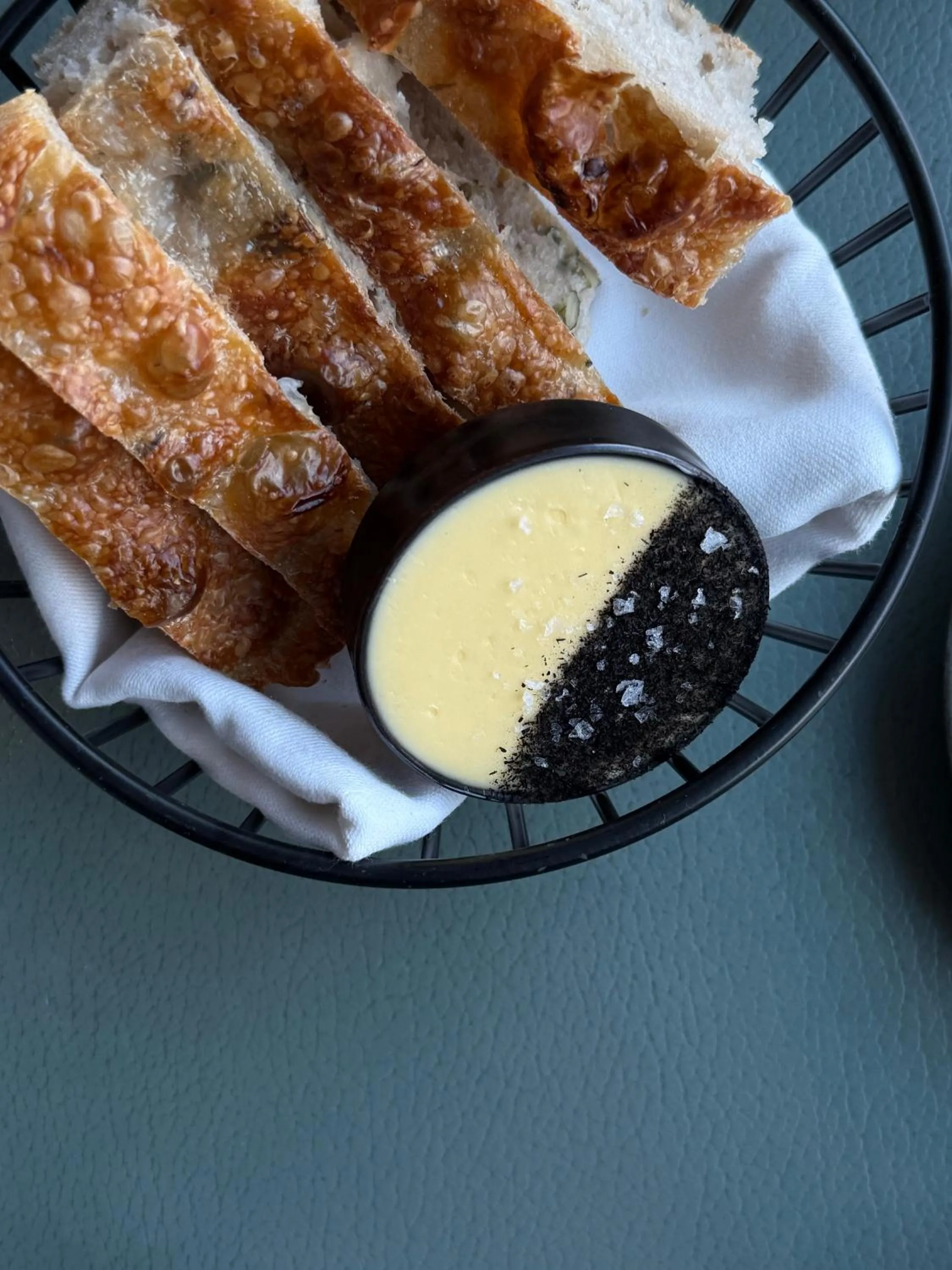 Restaurant/places to eat in Tivoli Hotel