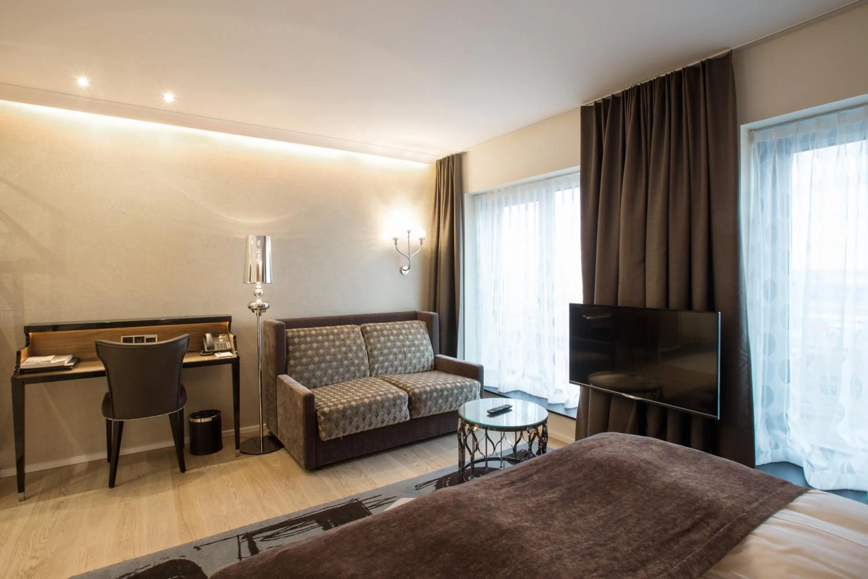 TV and multimedia in Tivoli Hotel