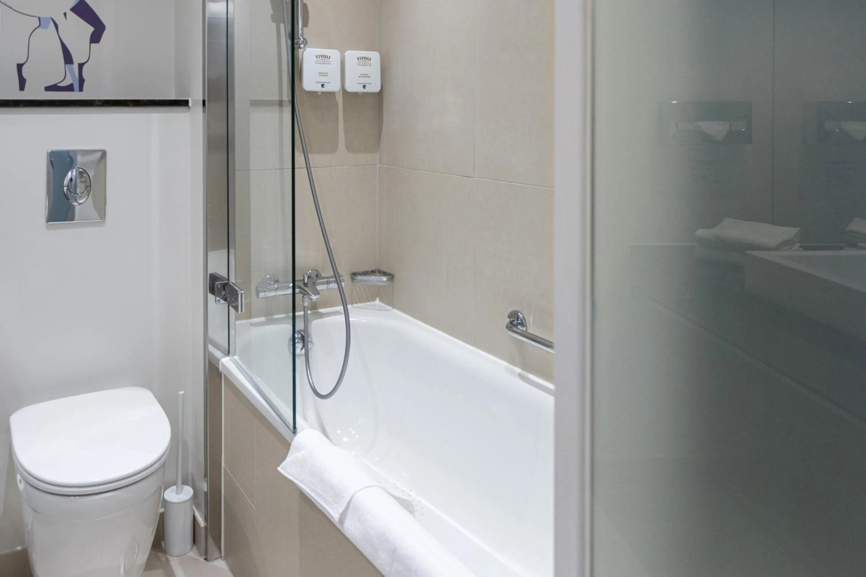 Toilet in Tivoli Hotel