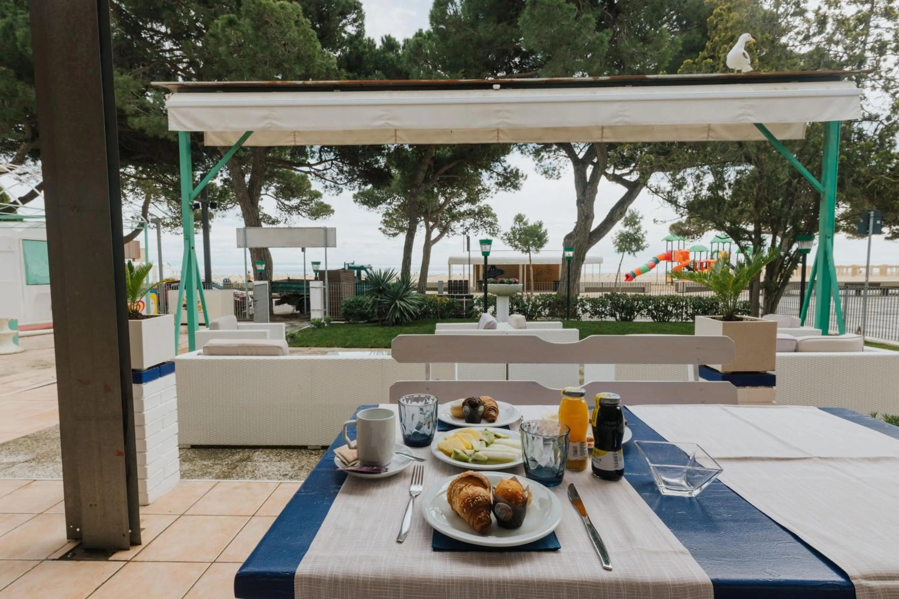 Restaurant/places to eat in Hotel Villa Franca