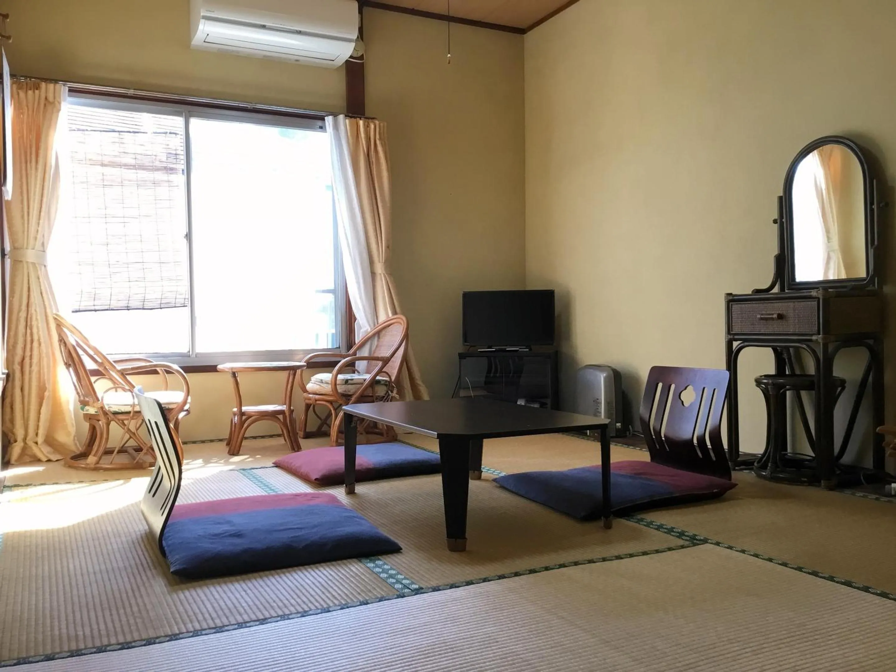 Photo of the whole room in Fukushimakan