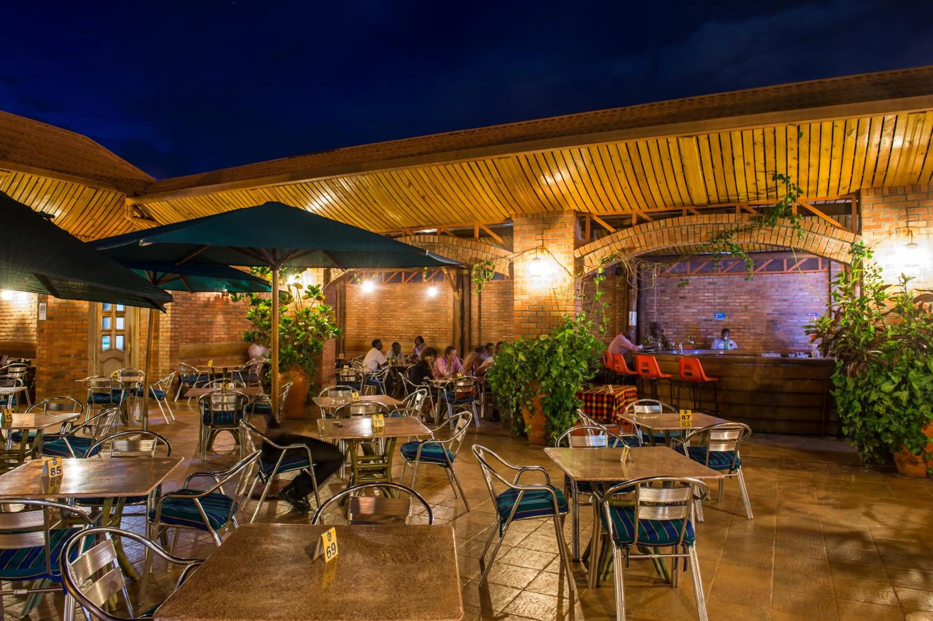 Restaurant/places to eat in Hotel Chez Lando