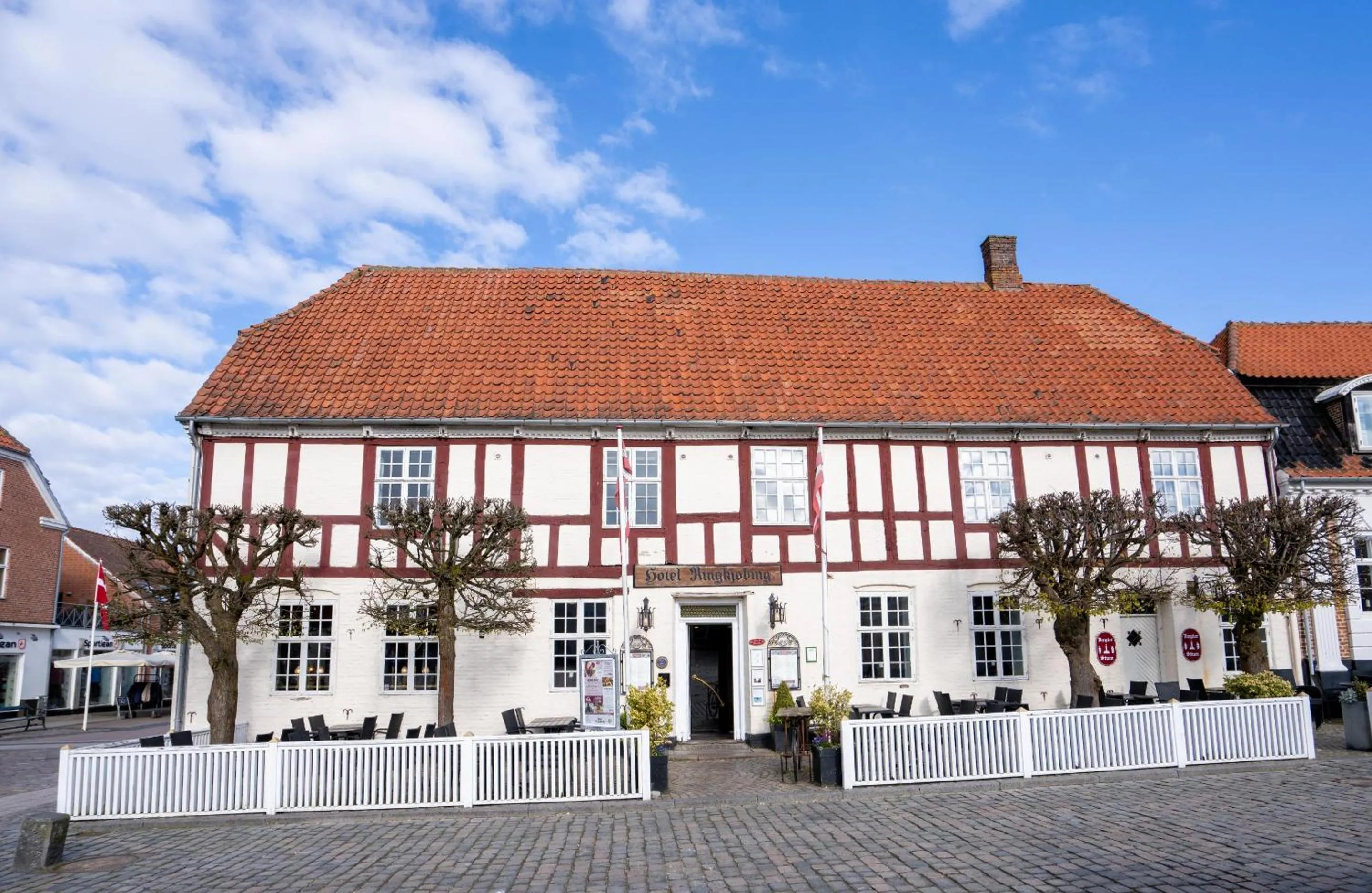 Property building in Hotel Ringkøbing