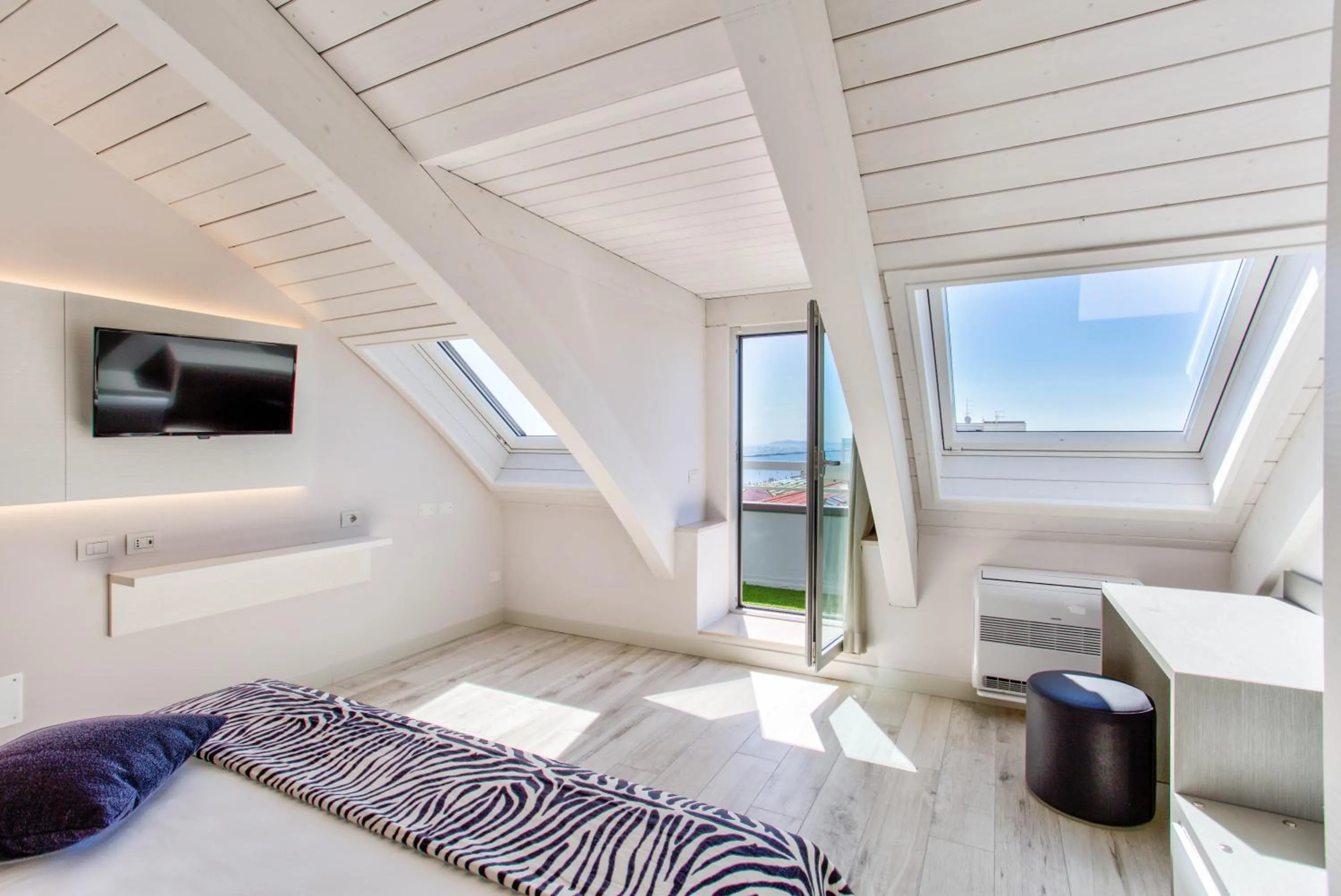 TV and multimedia, Bed in Hotel Savini