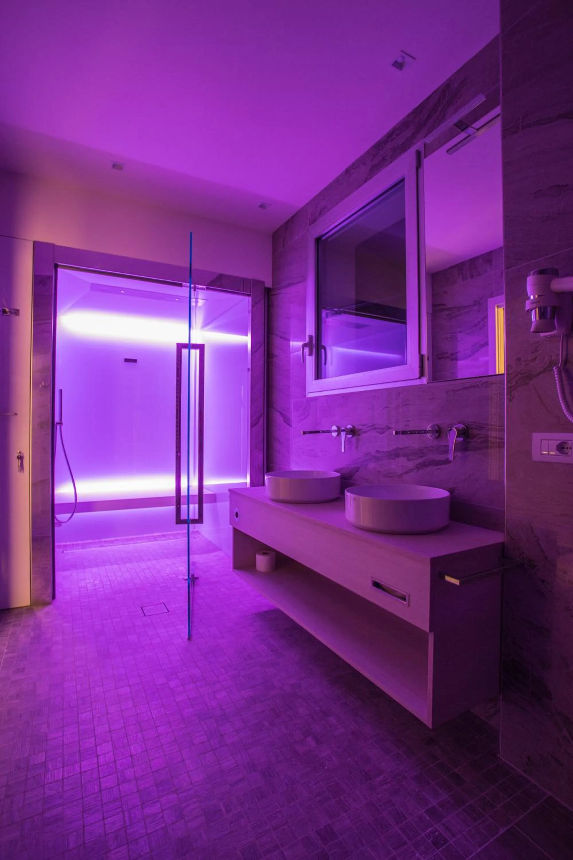 Bathroom in Hotel Savini