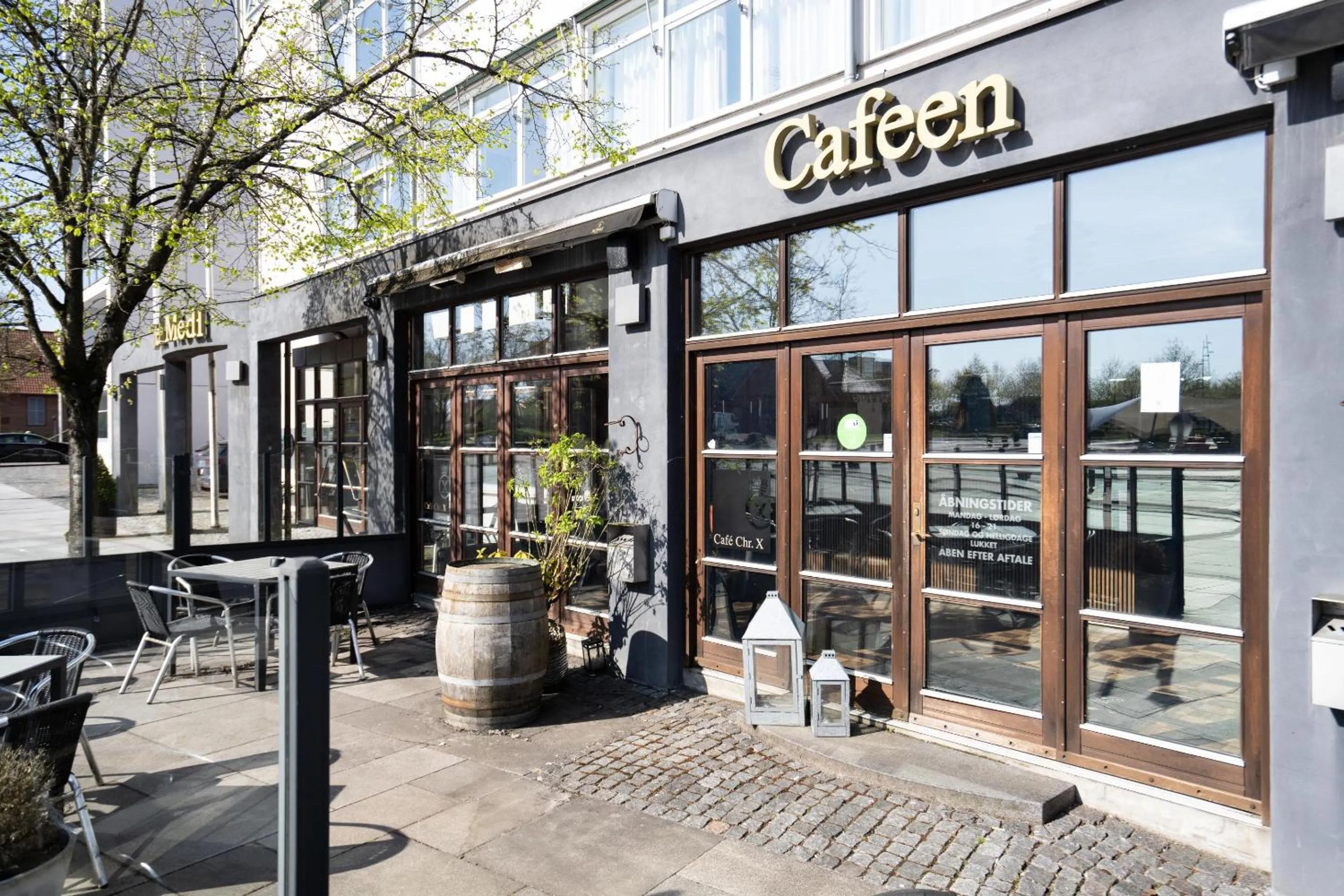 Property building in Hotel Medi