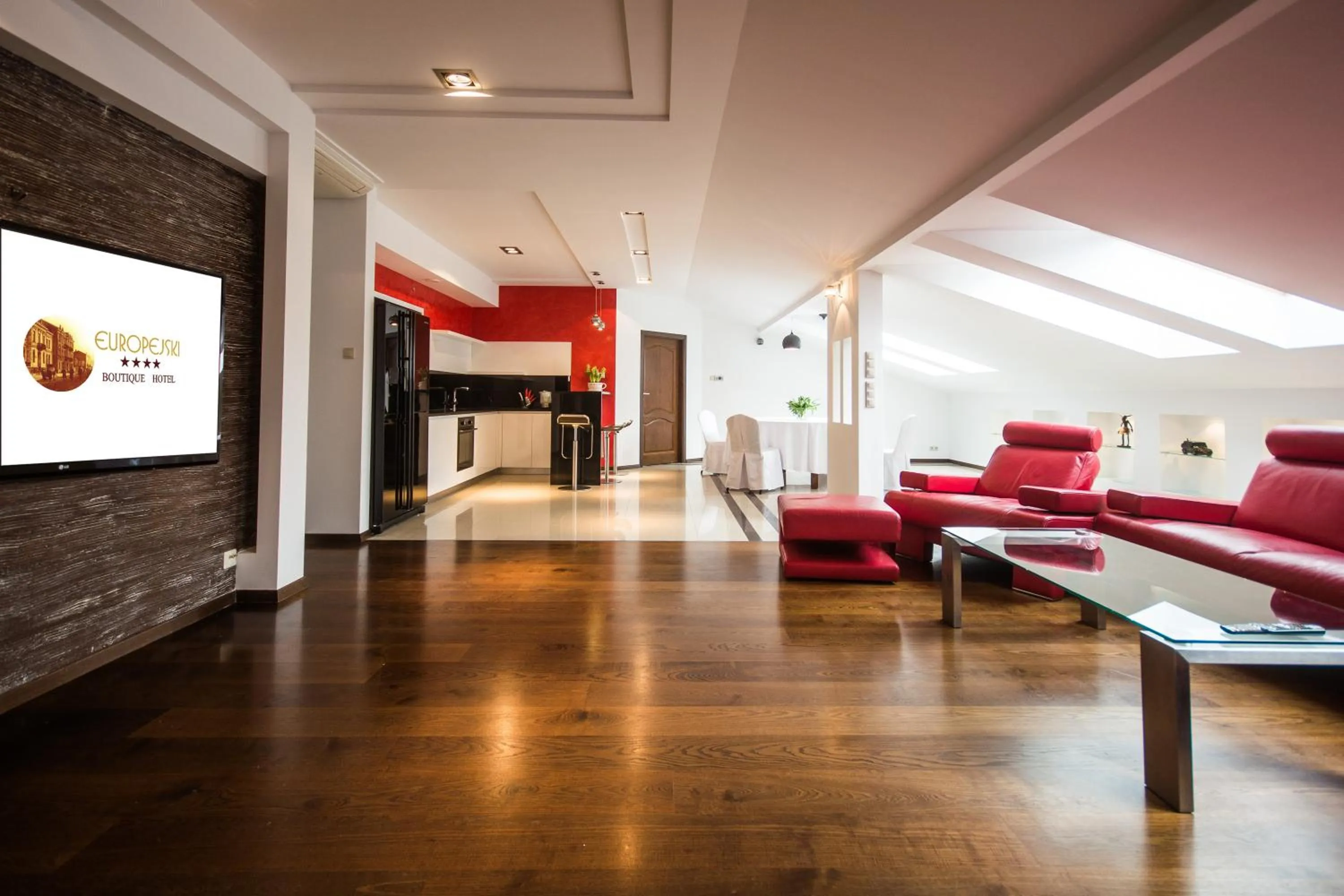 Kitchen or kitchenette in Europejski Boutique Hotel