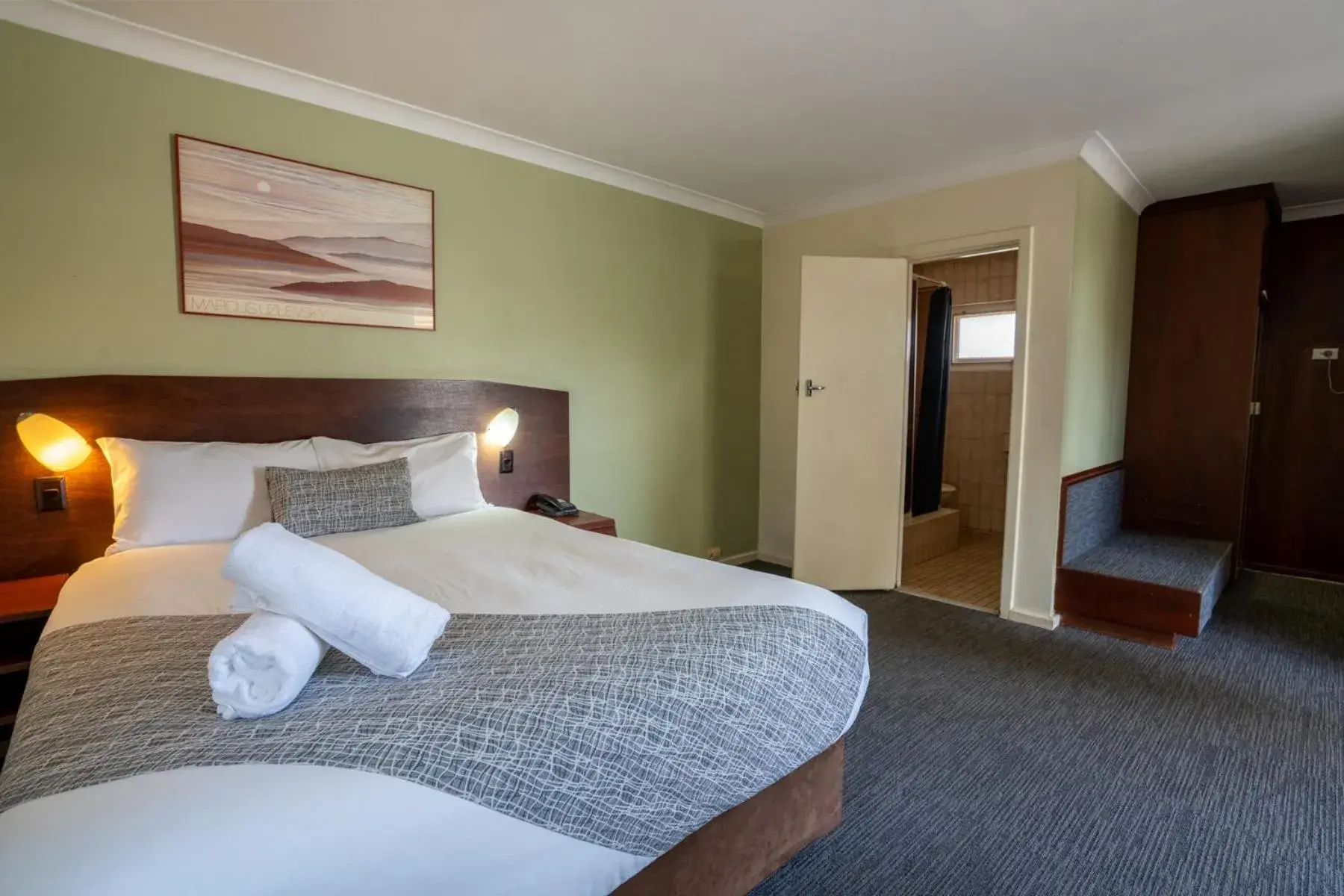 Standard King Room in Hospitality Kalgoorlie, SureStay Collection by Best Western Standard King Room in Hospitality Kalgoorlie, SureStay Collection by Best Western