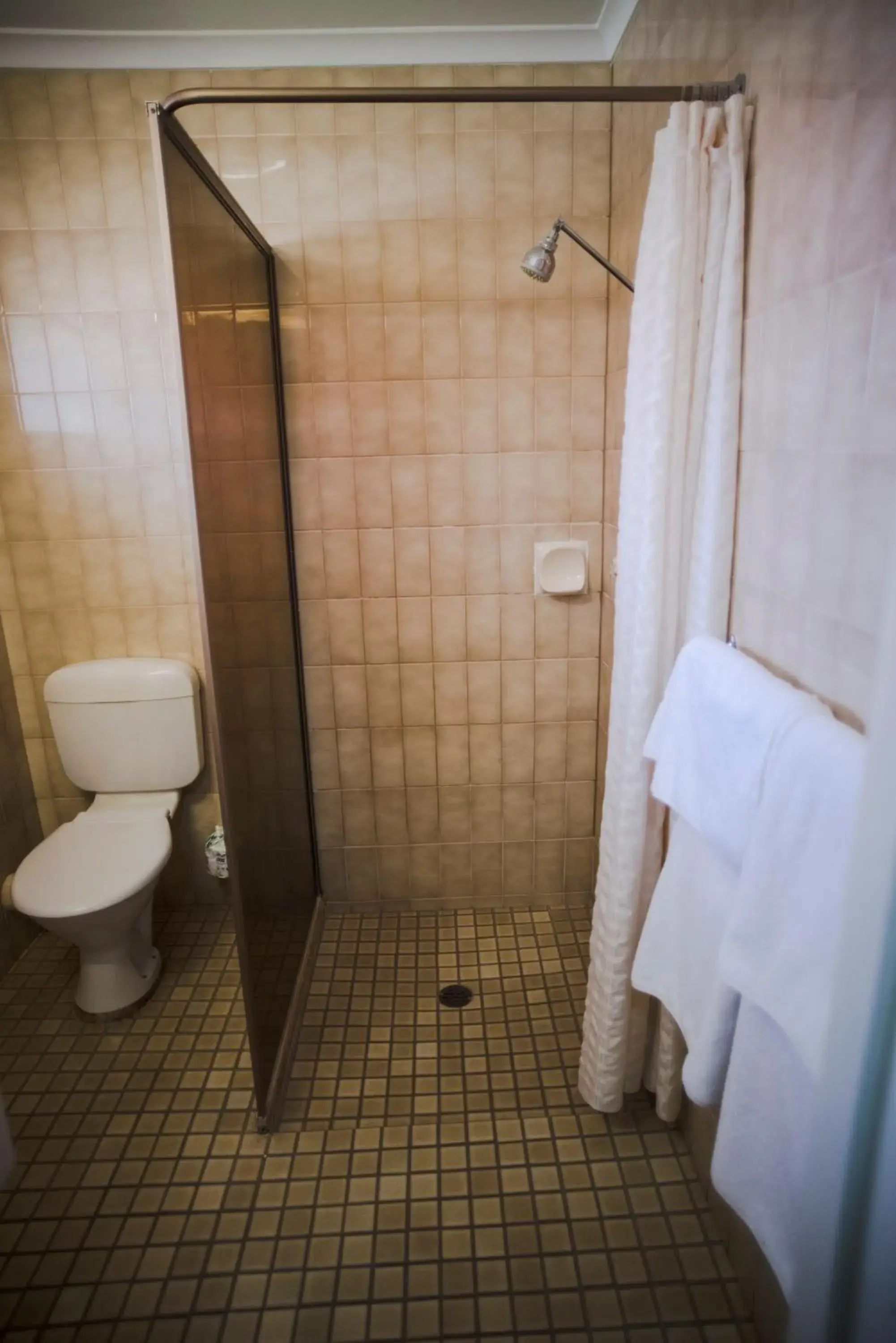 Standard Queen Room in Hospitality Kalgoorlie, SureStay Collection by Best Western Standard Queen Room in Hospitality Kalgoorlie, SureStay Collection by Best Western