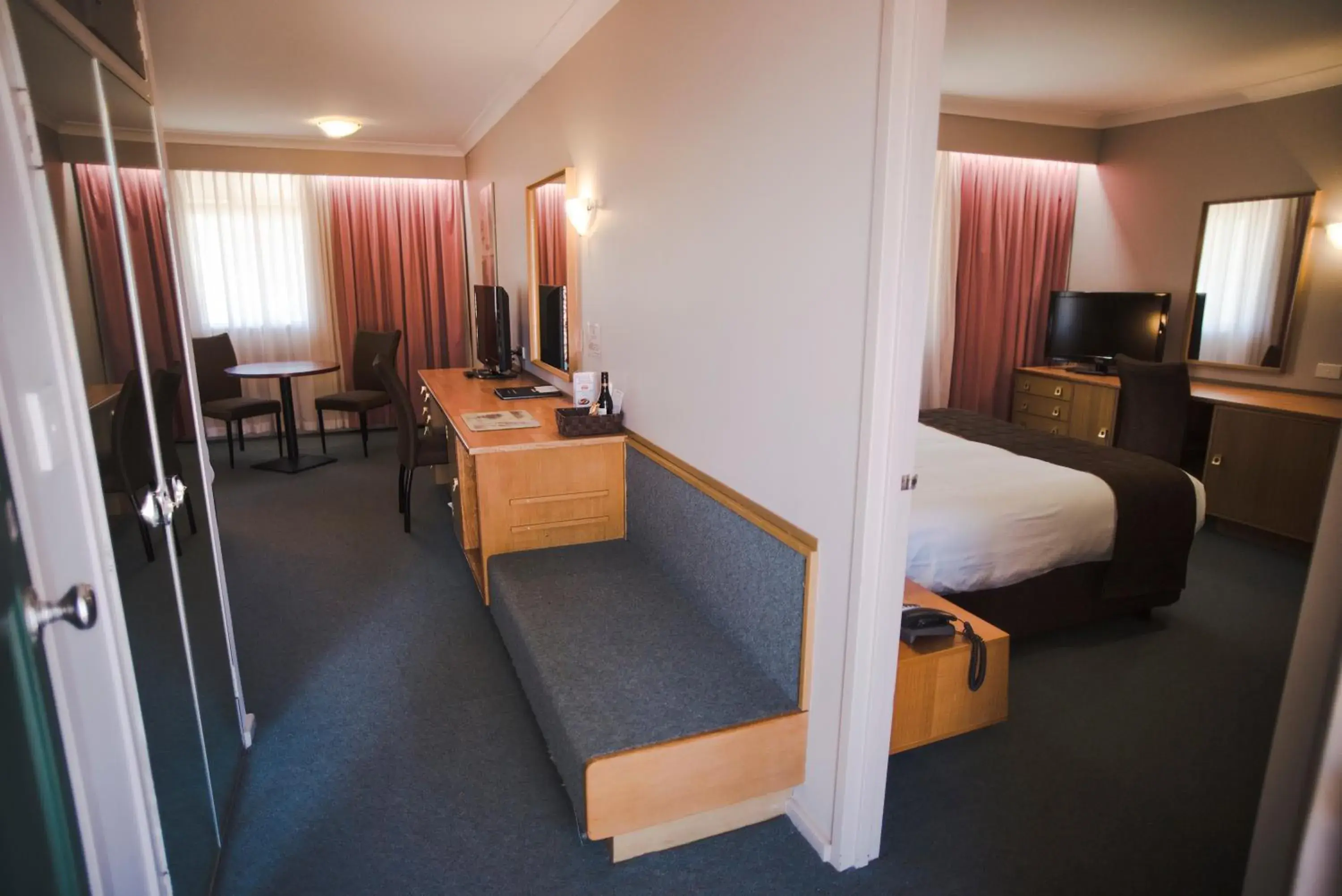 Two-Bedroom Suite in Hospitality Kalgoorlie, SureStay Collection by Best Western Two-Bedroom Suite in Hospitality Kalgoorlie, SureStay Collection by Best Western
